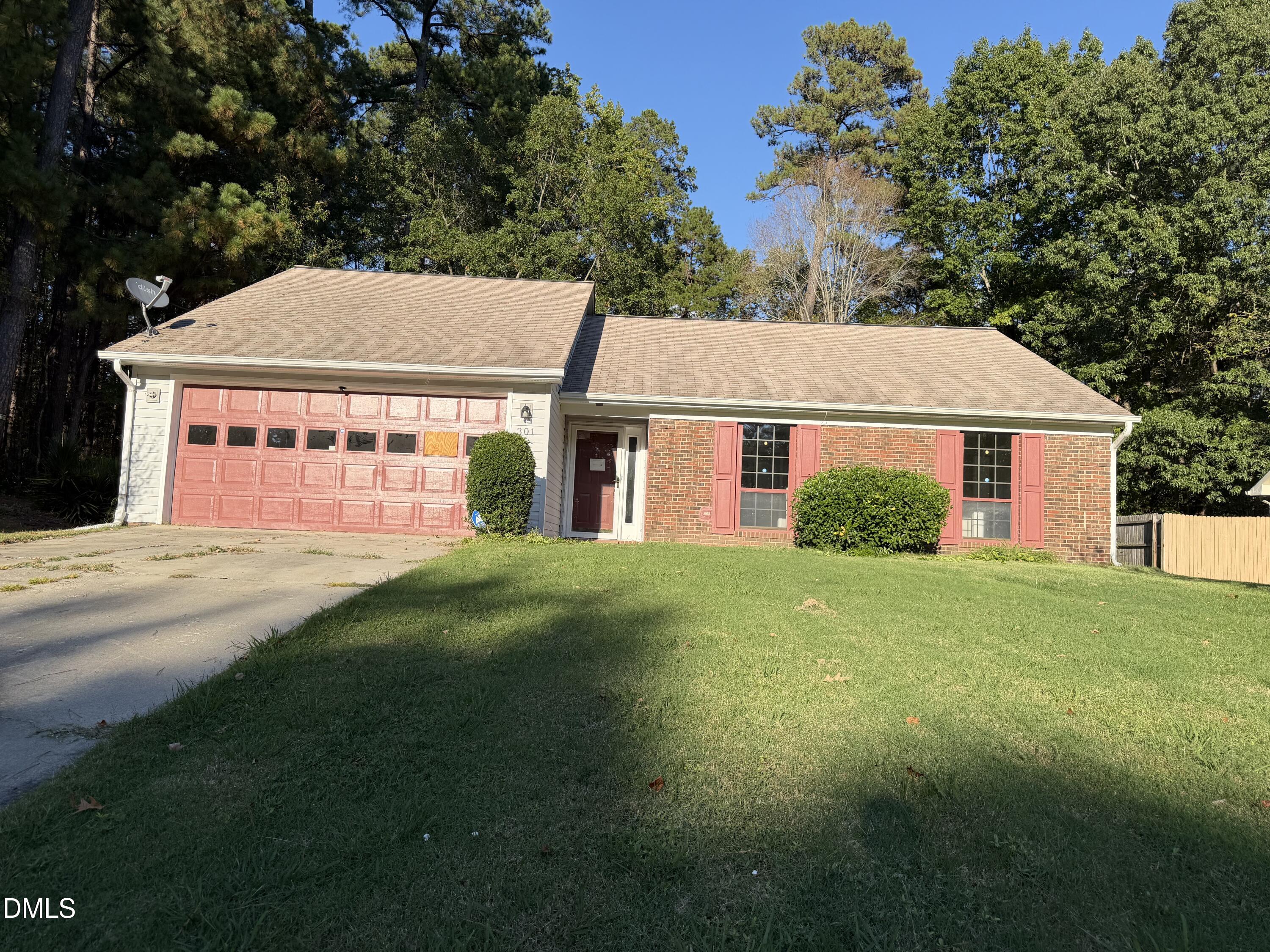 301 Reynolds Avenue Property Photo 1