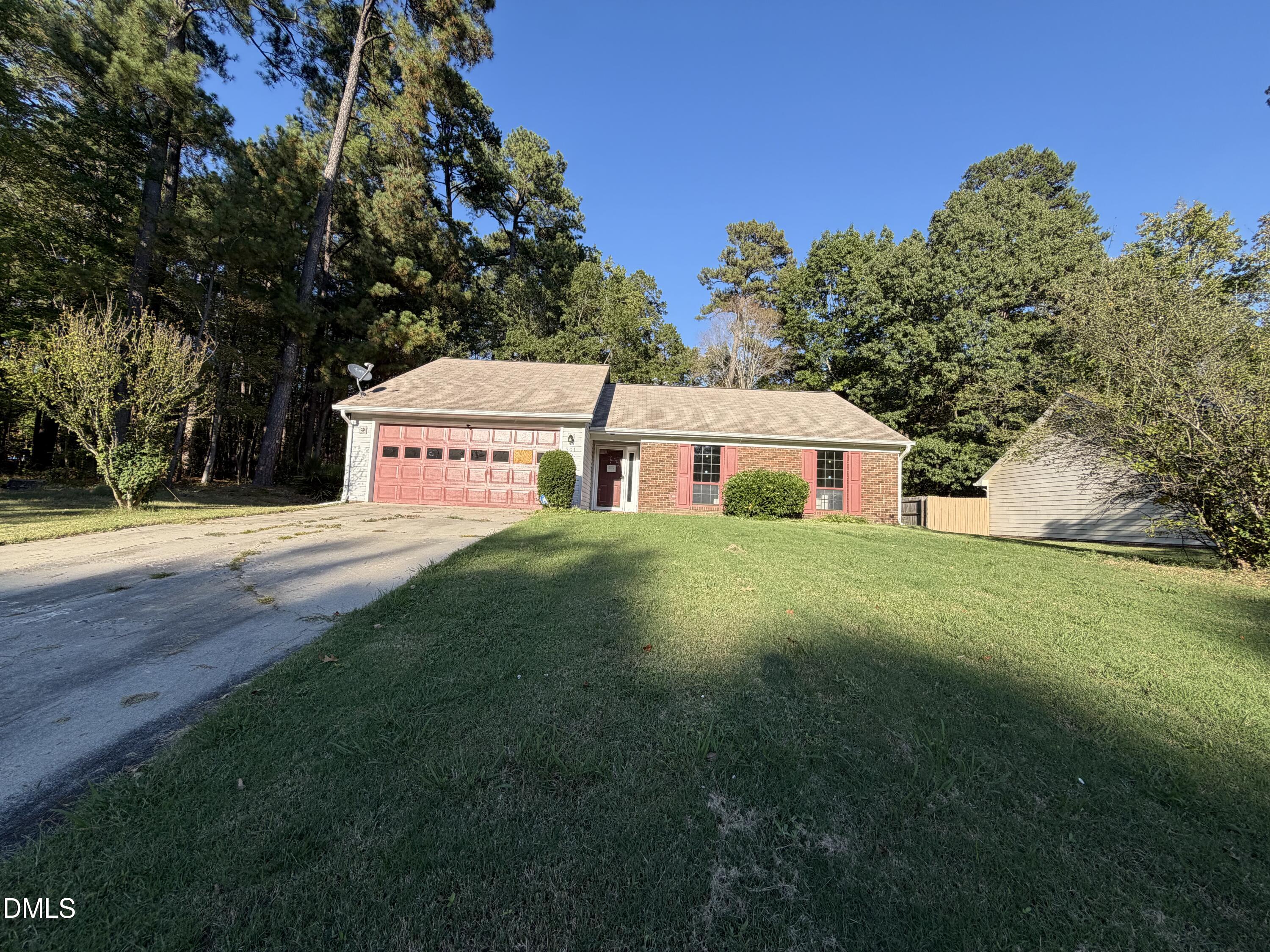 301 Reynolds Avenue Property Photo 2