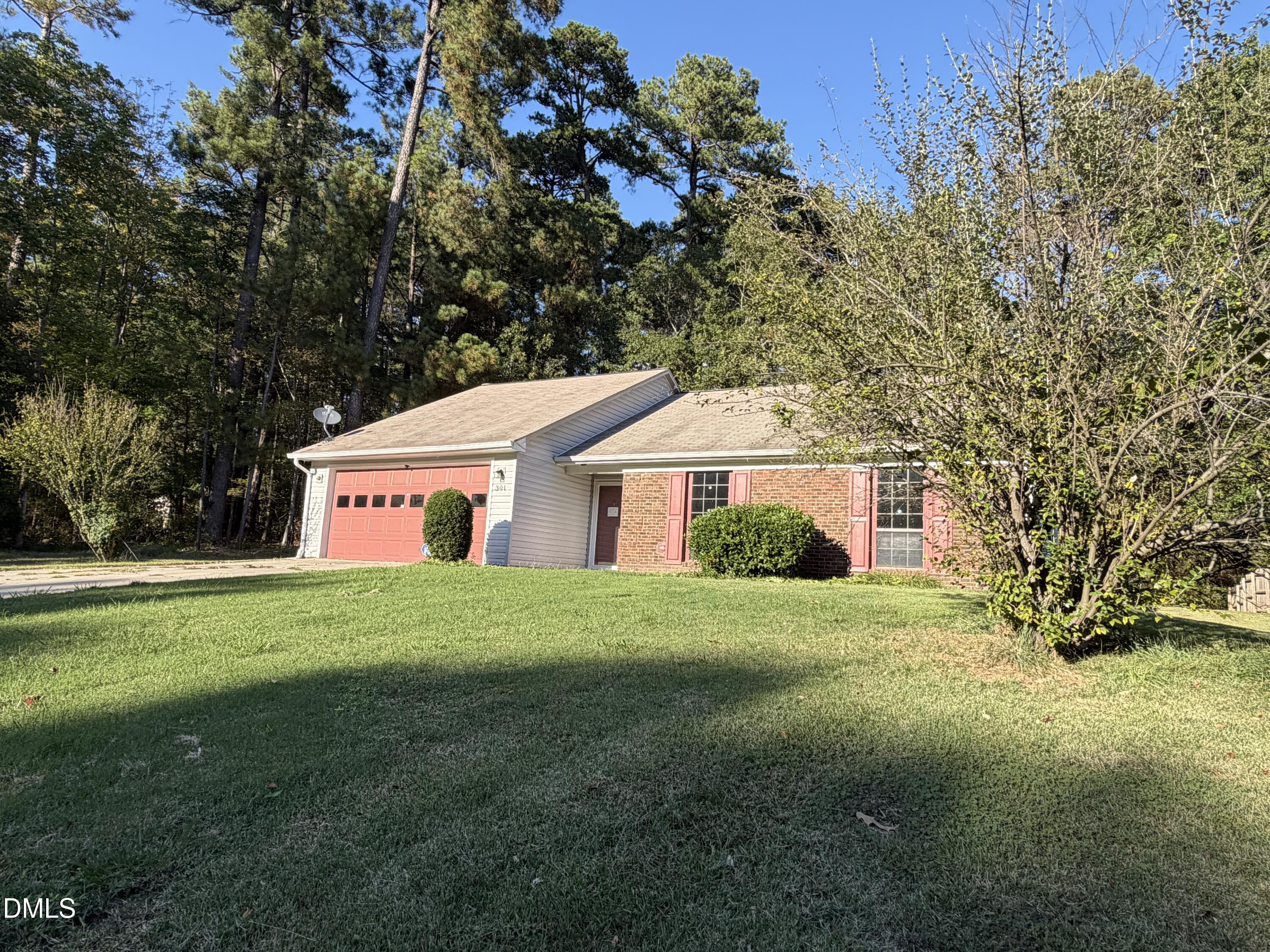 301 Reynolds Avenue Property Photo 4