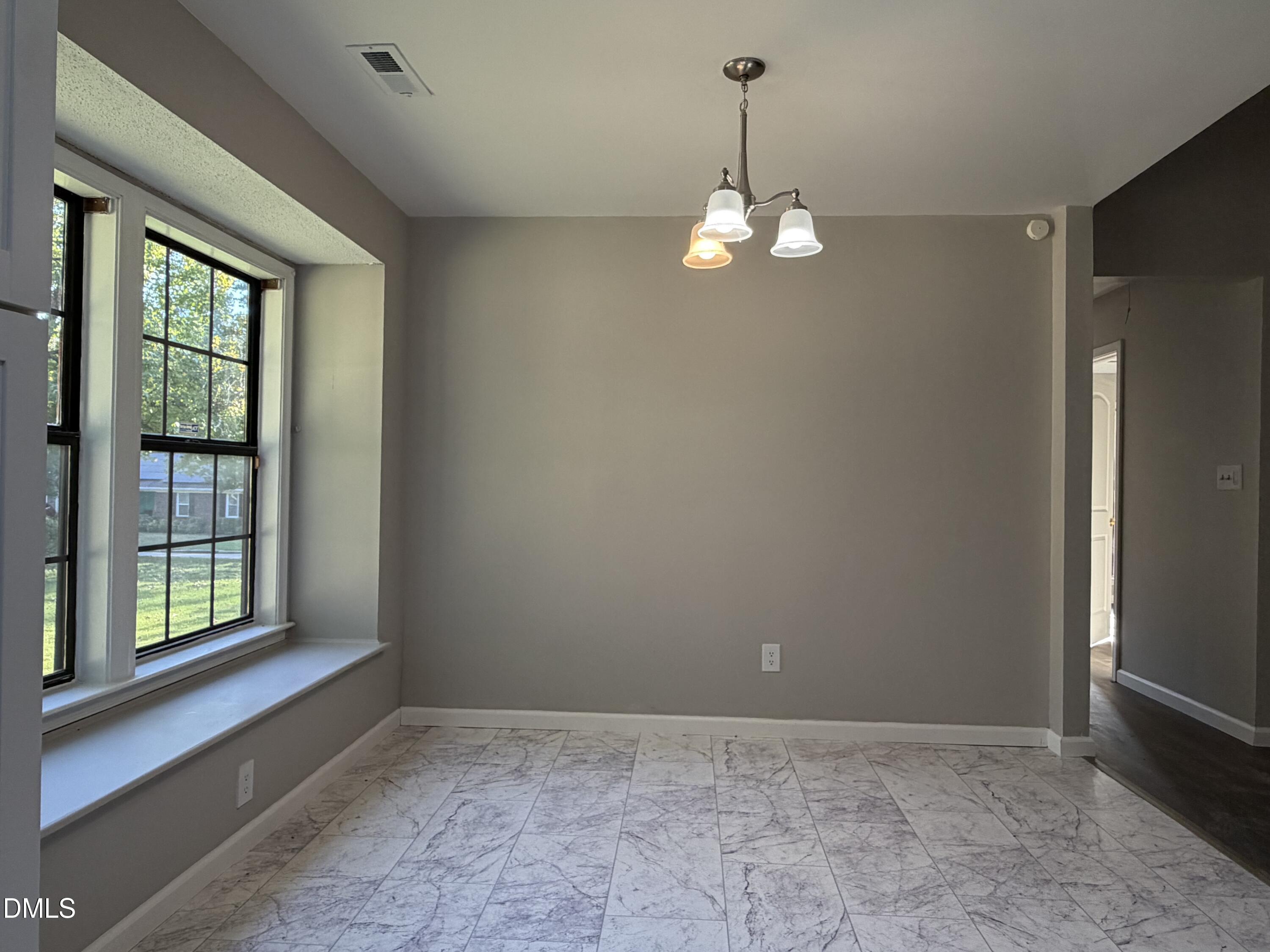 301 Reynolds Avenue Property Photo 9
