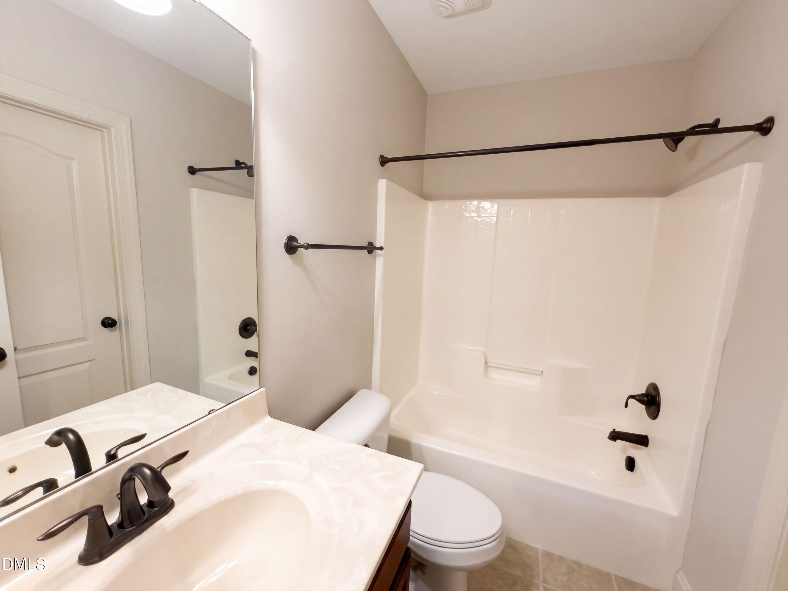 101 Gillyweed Court Property Photo 28