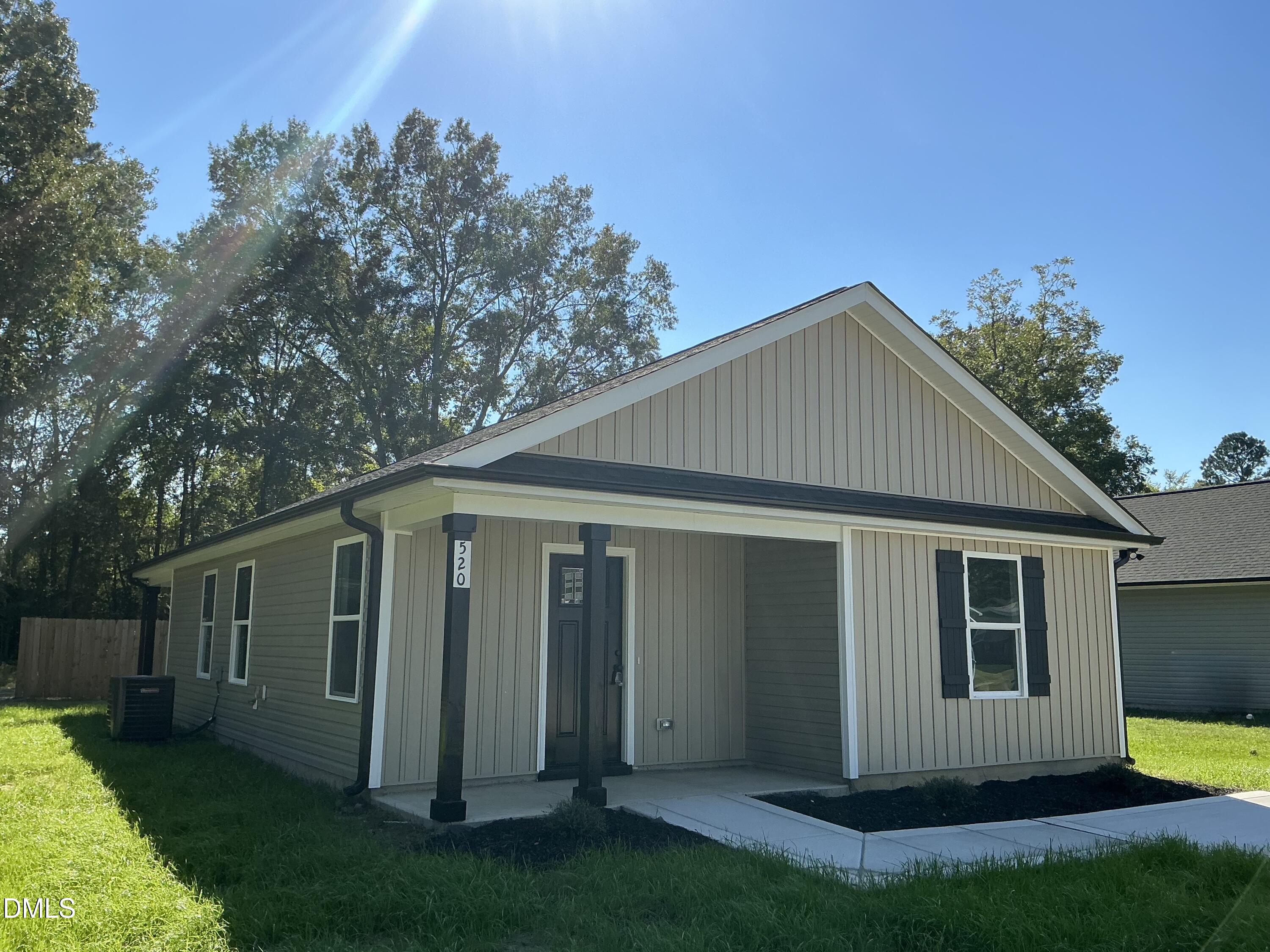 520 Crump Street Property Photo 2
