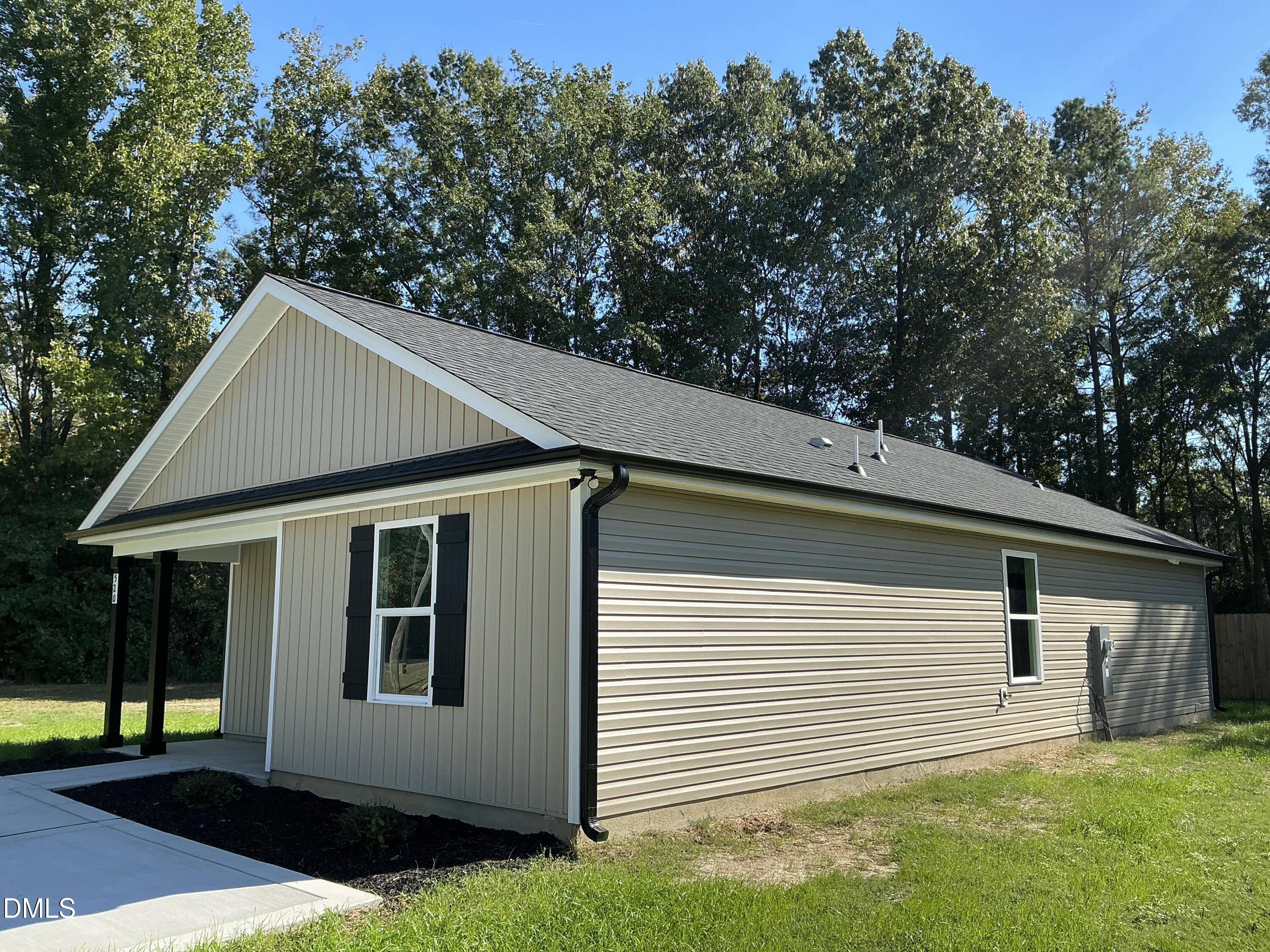 520 Crump Street Property Photo 4