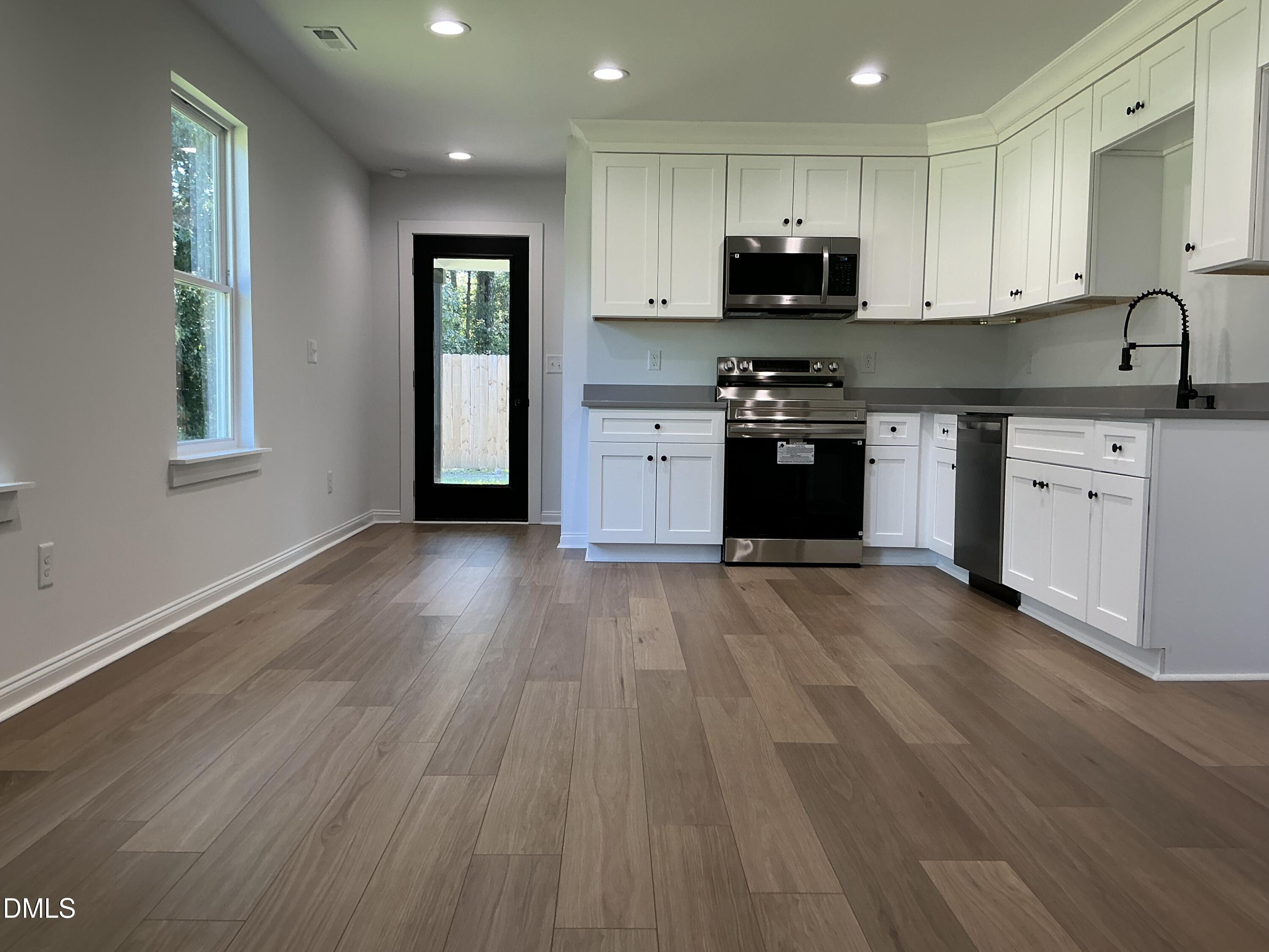520 Crump Street Property Photo 12