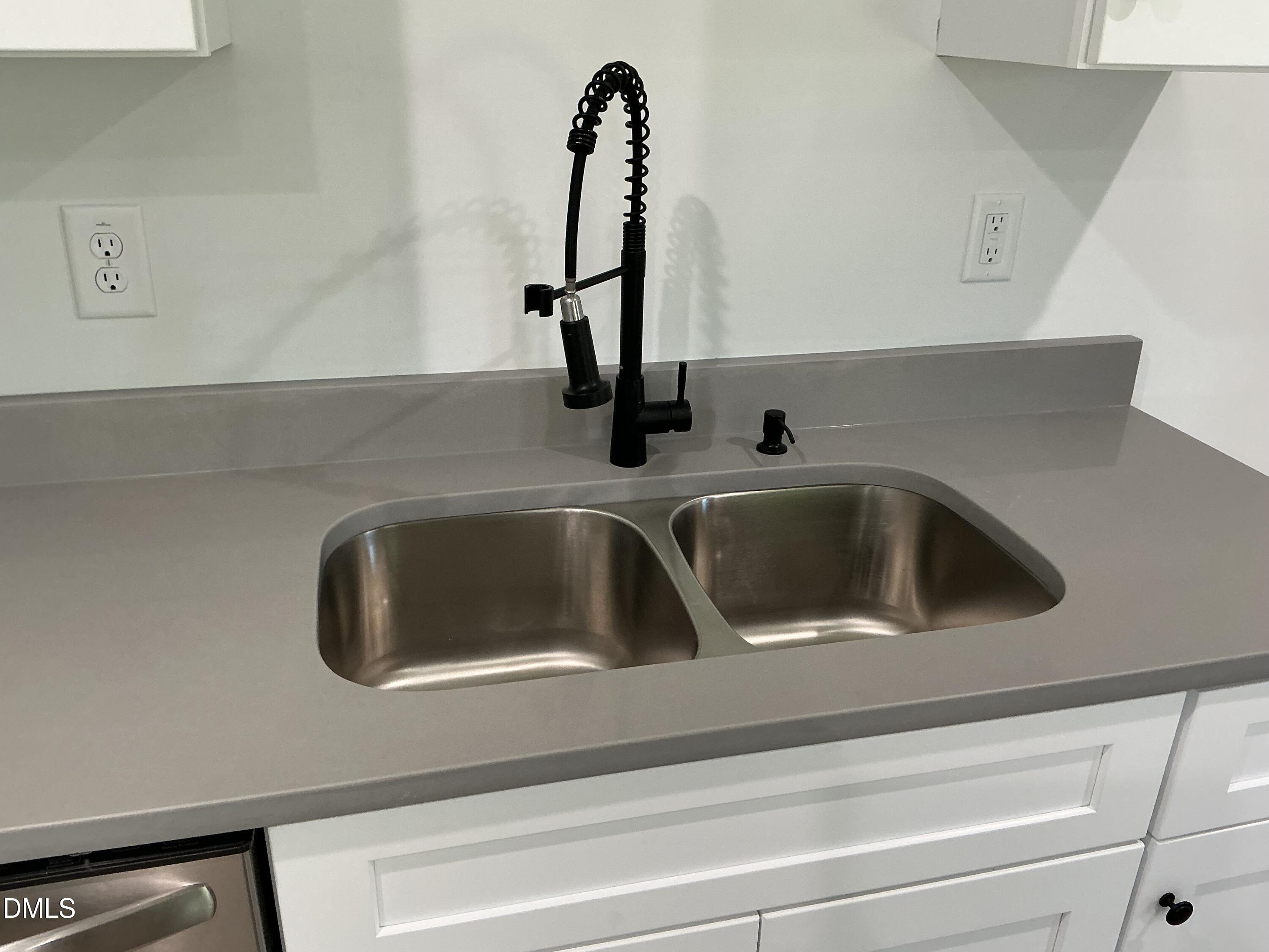 520 Crump Street Property Photo 16