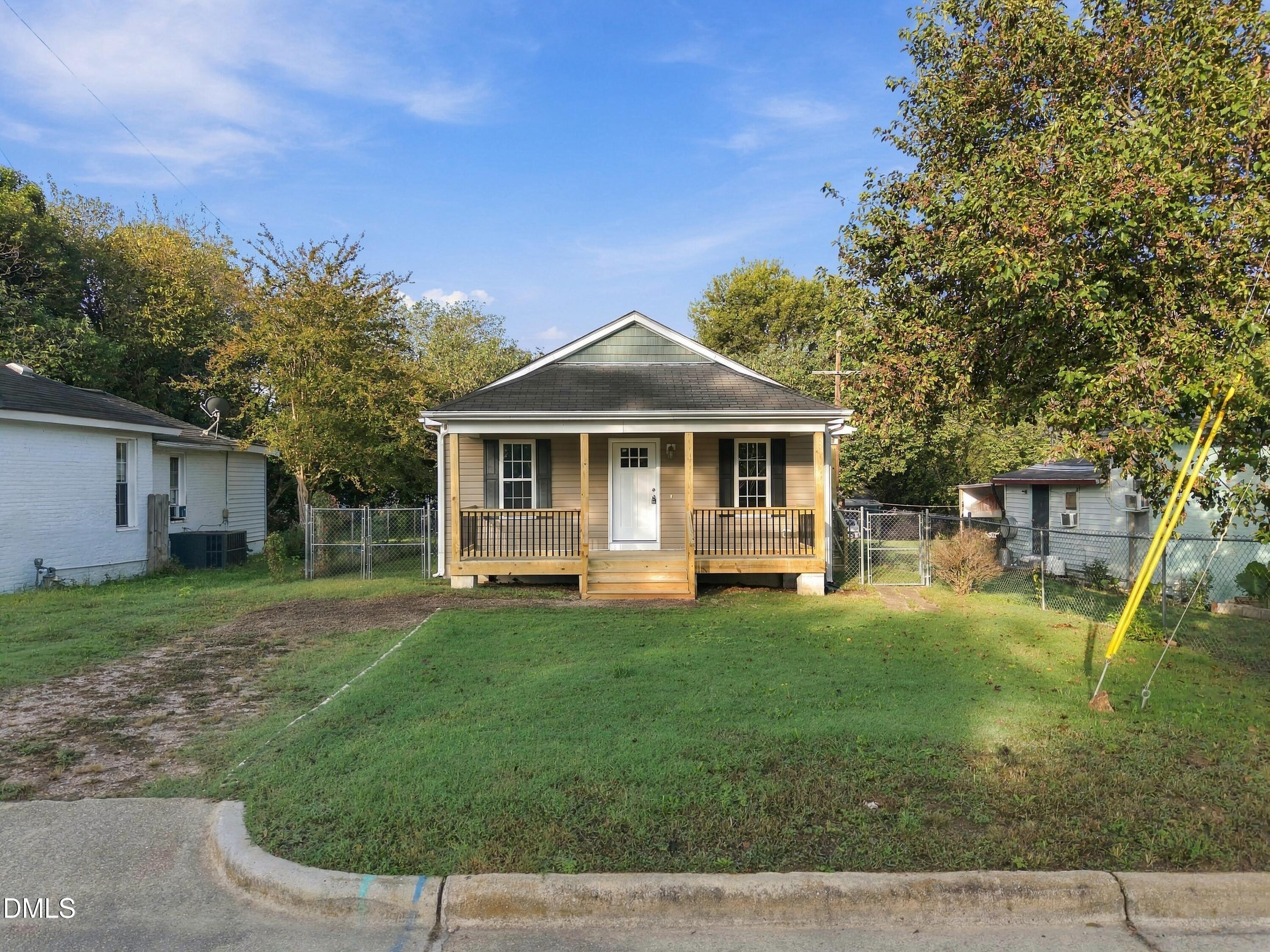 1616 Thompson Street Property Photo 4