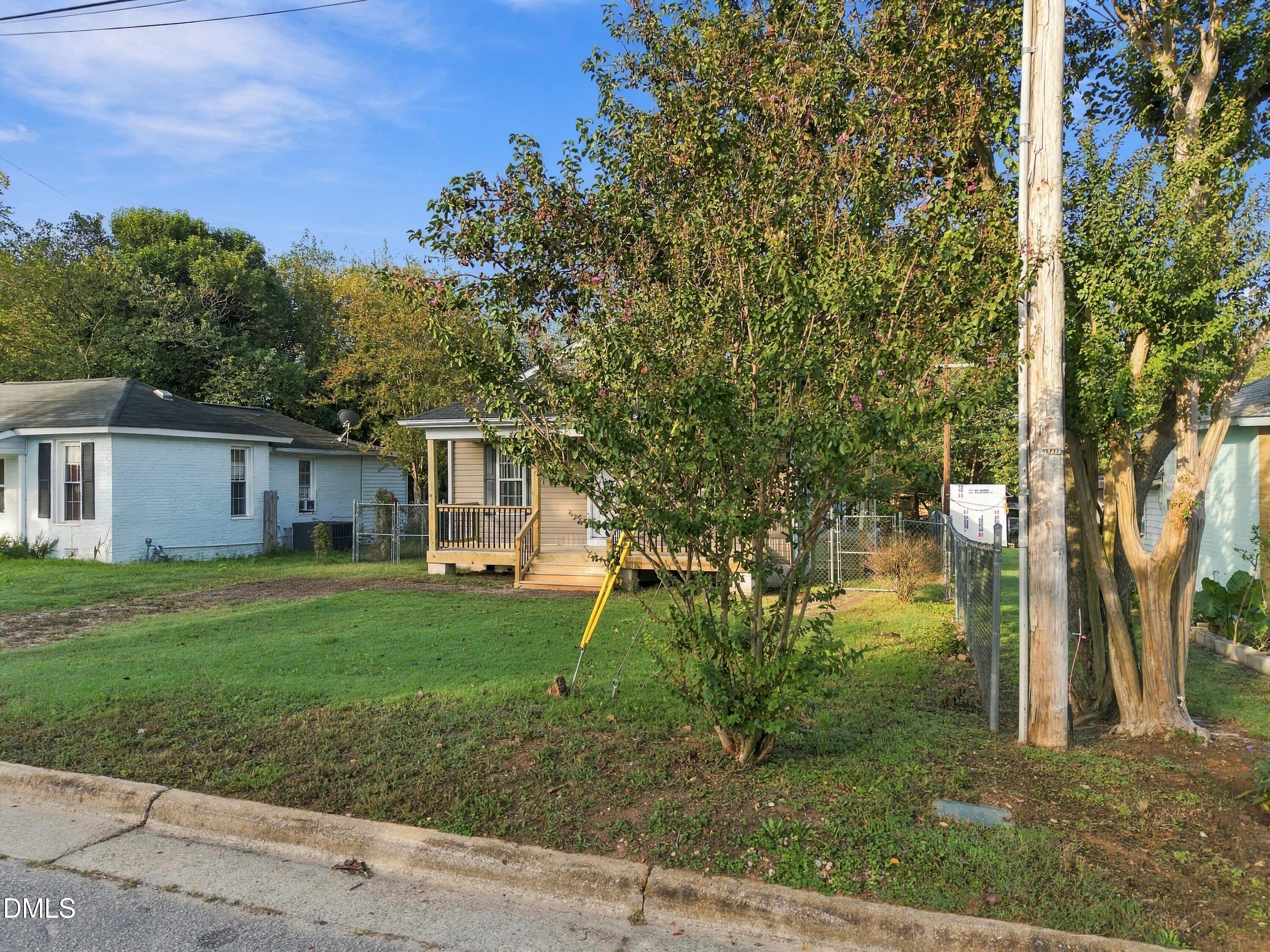 1616 Thompson Street Property Photo 5