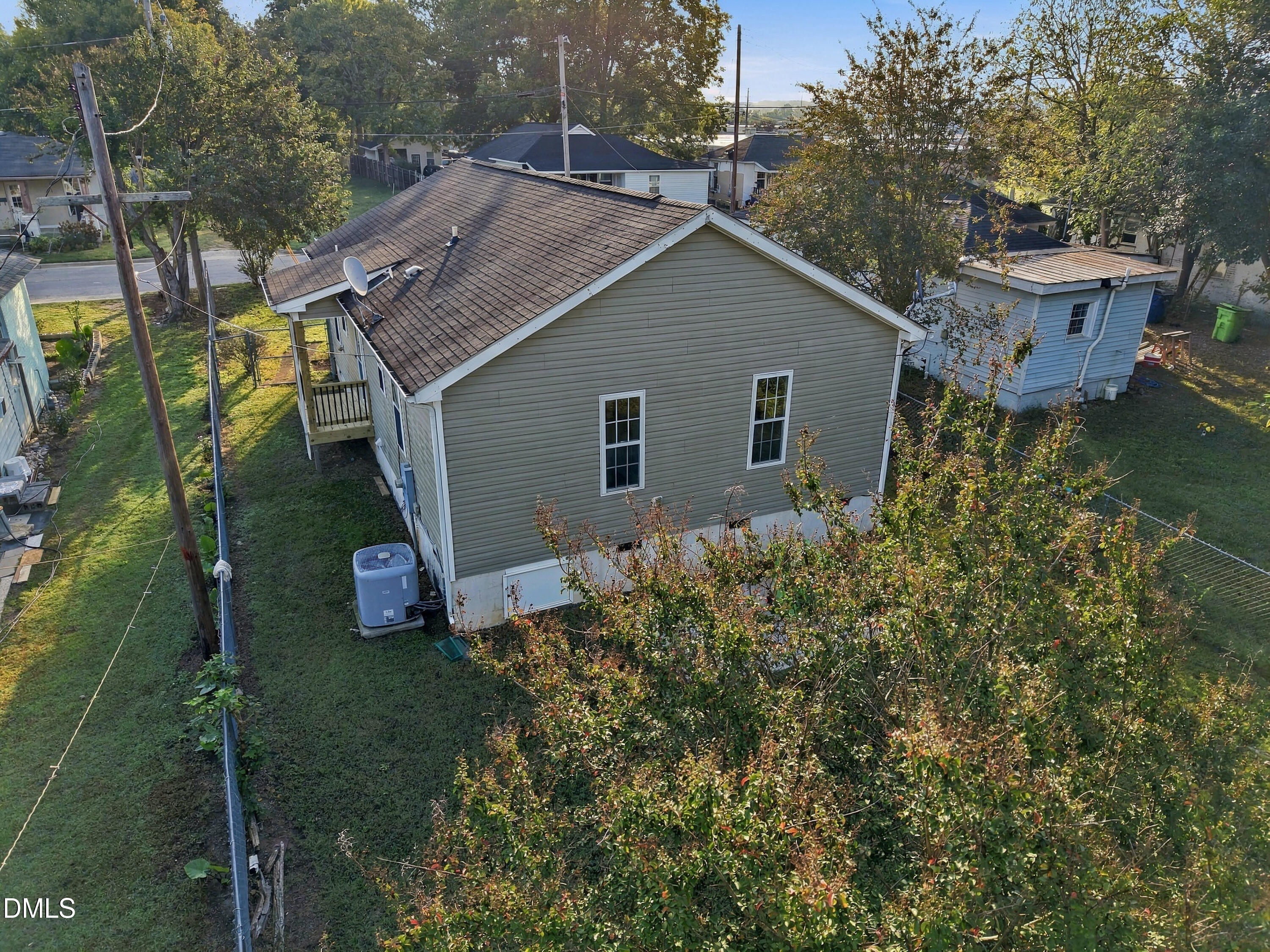 1616 Thompson Street Property Photo 7