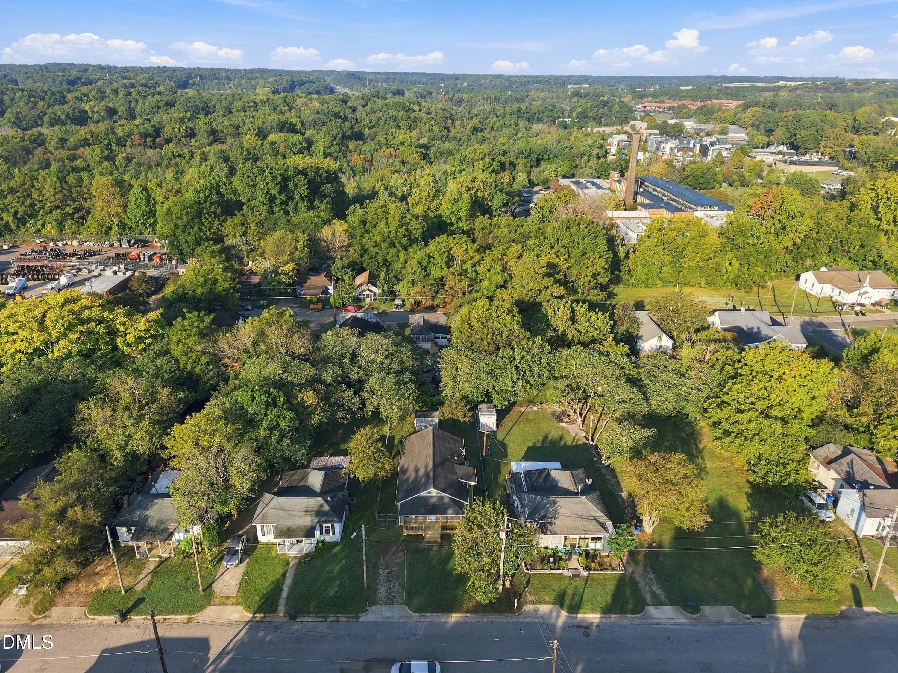 1616 Thompson Street Property Photo 11