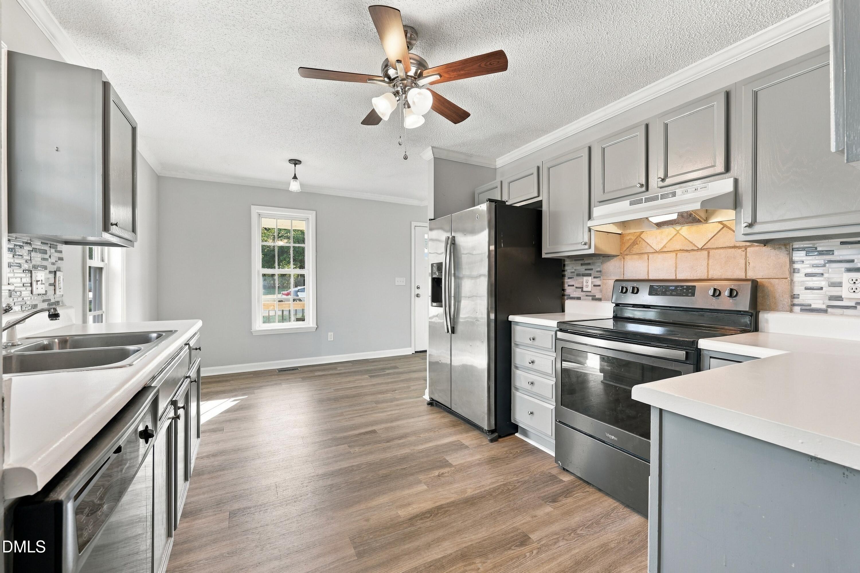 1616 Thompson Street Property Photo 27