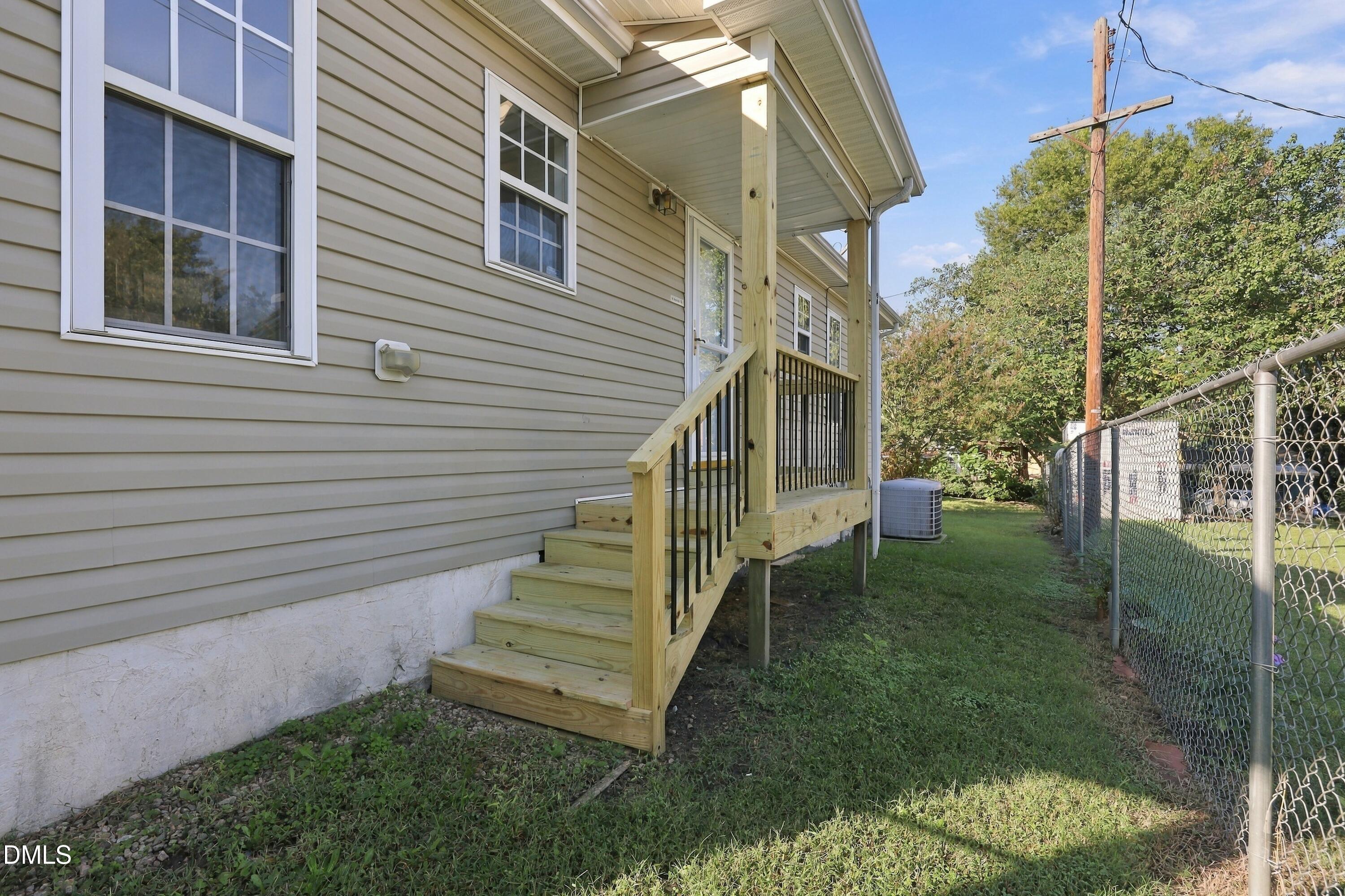 1616 Thompson Street Property Photo 38