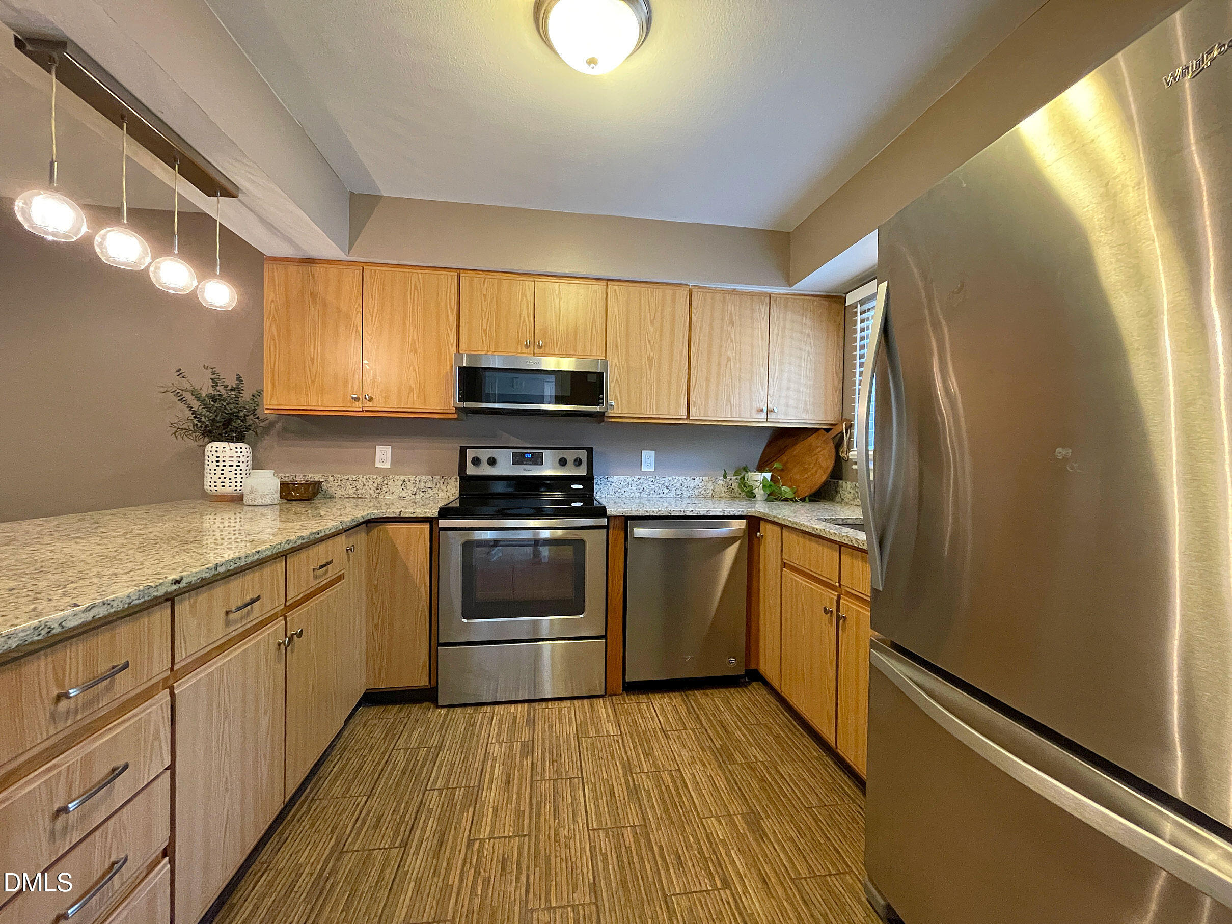 7040 Longstreet Drive Property Photo 13