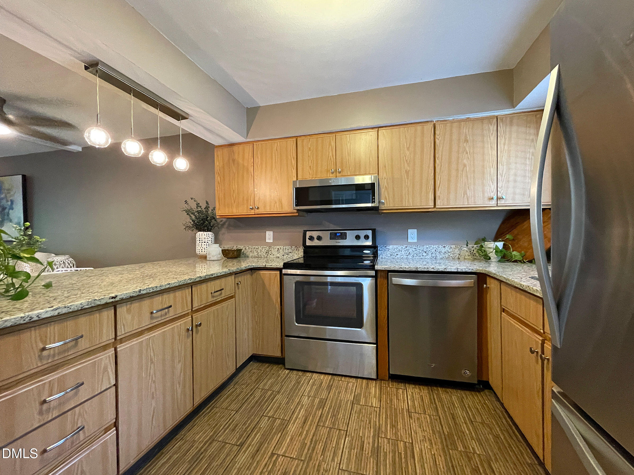 7040 Longstreet Drive Property Photo 15