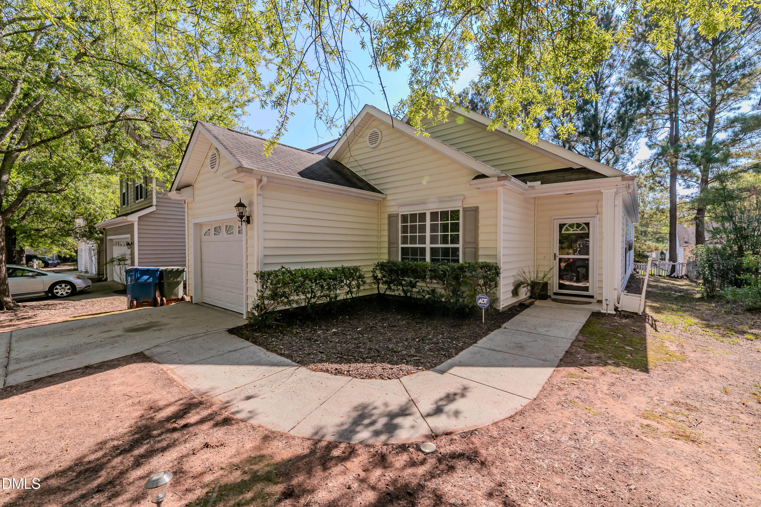 1014 Red Hat Lane Property Photo 2