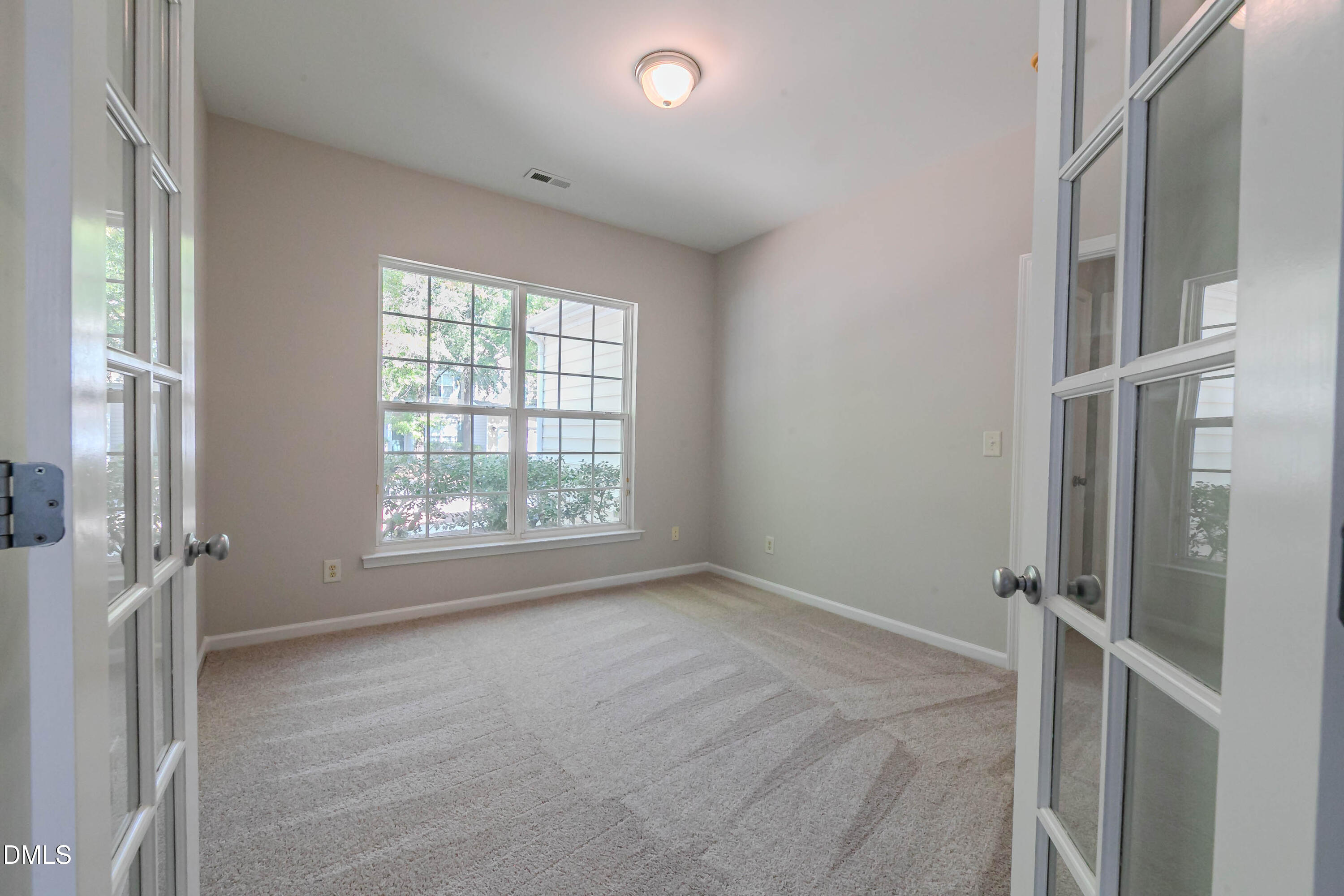 1014 Red Hat Lane Property Photo 5