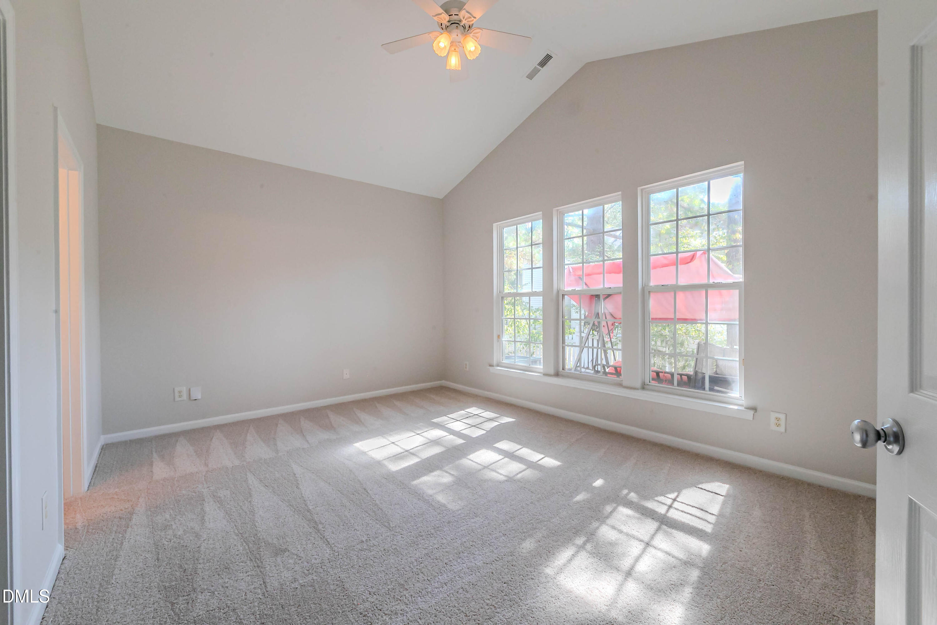 1014 Red Hat Lane Property Photo 18