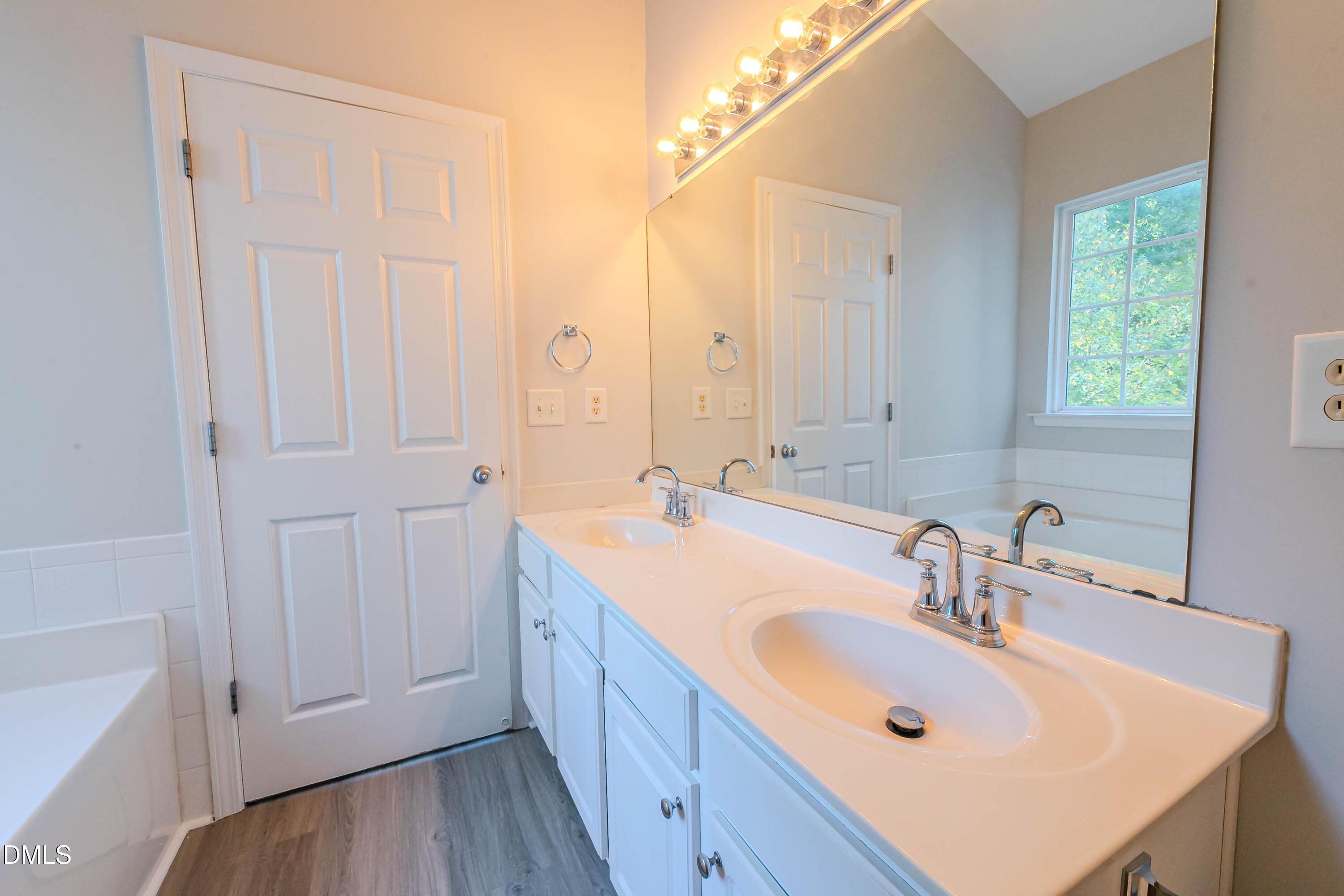 1014 Red Hat Lane Property Photo 21