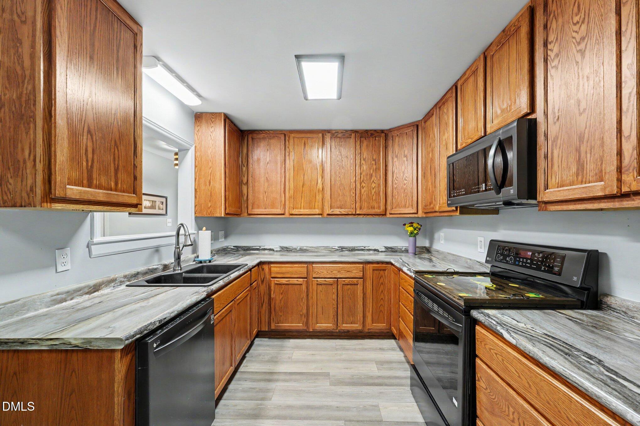 6124 Willow Crest Lane Property Photo 14