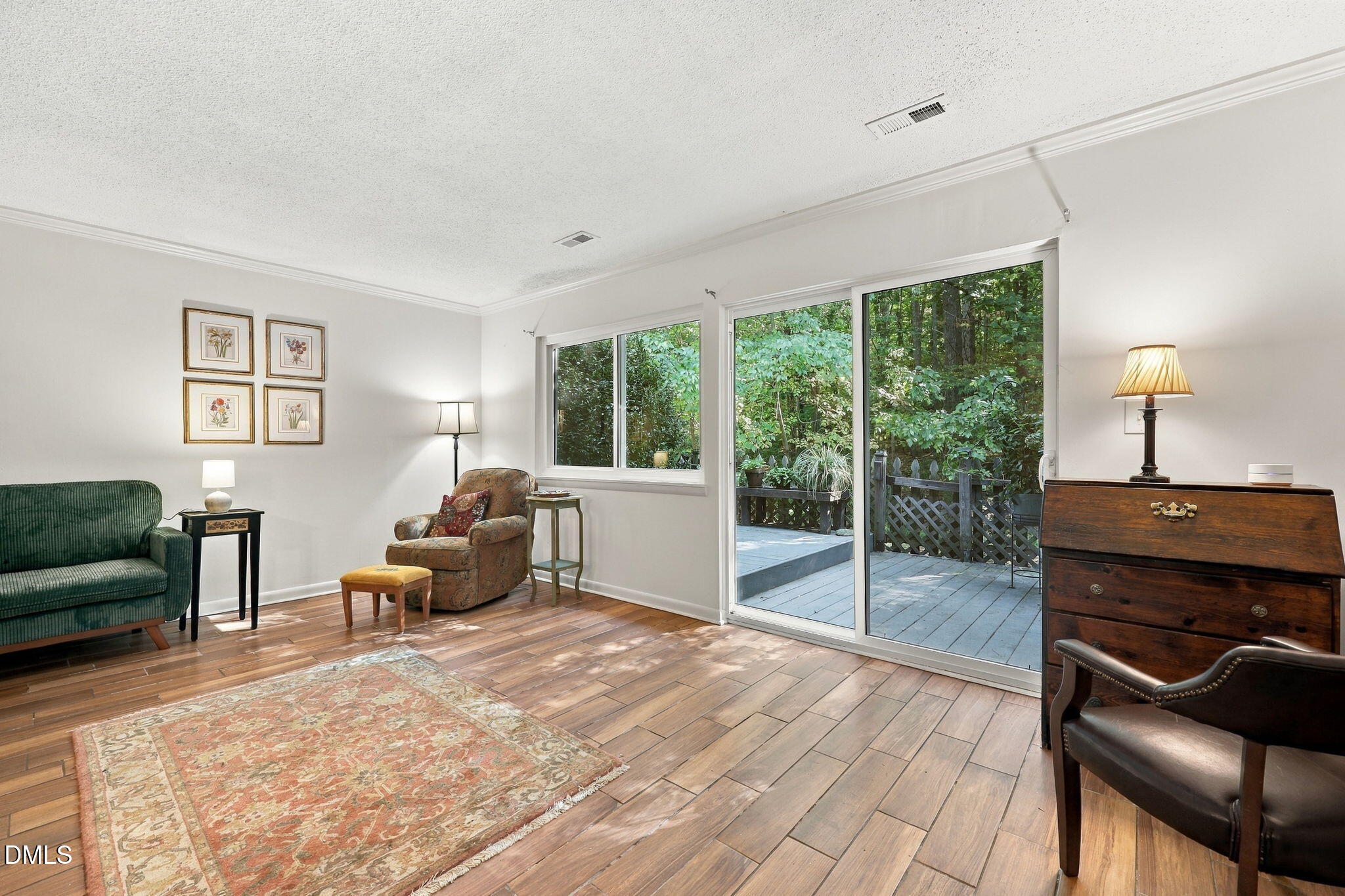 220 Elizabeth Street Property Photo 8