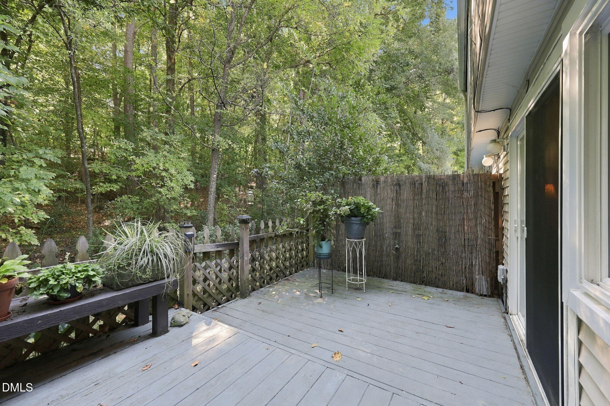 220 Elizabeth Street Property Photo 32