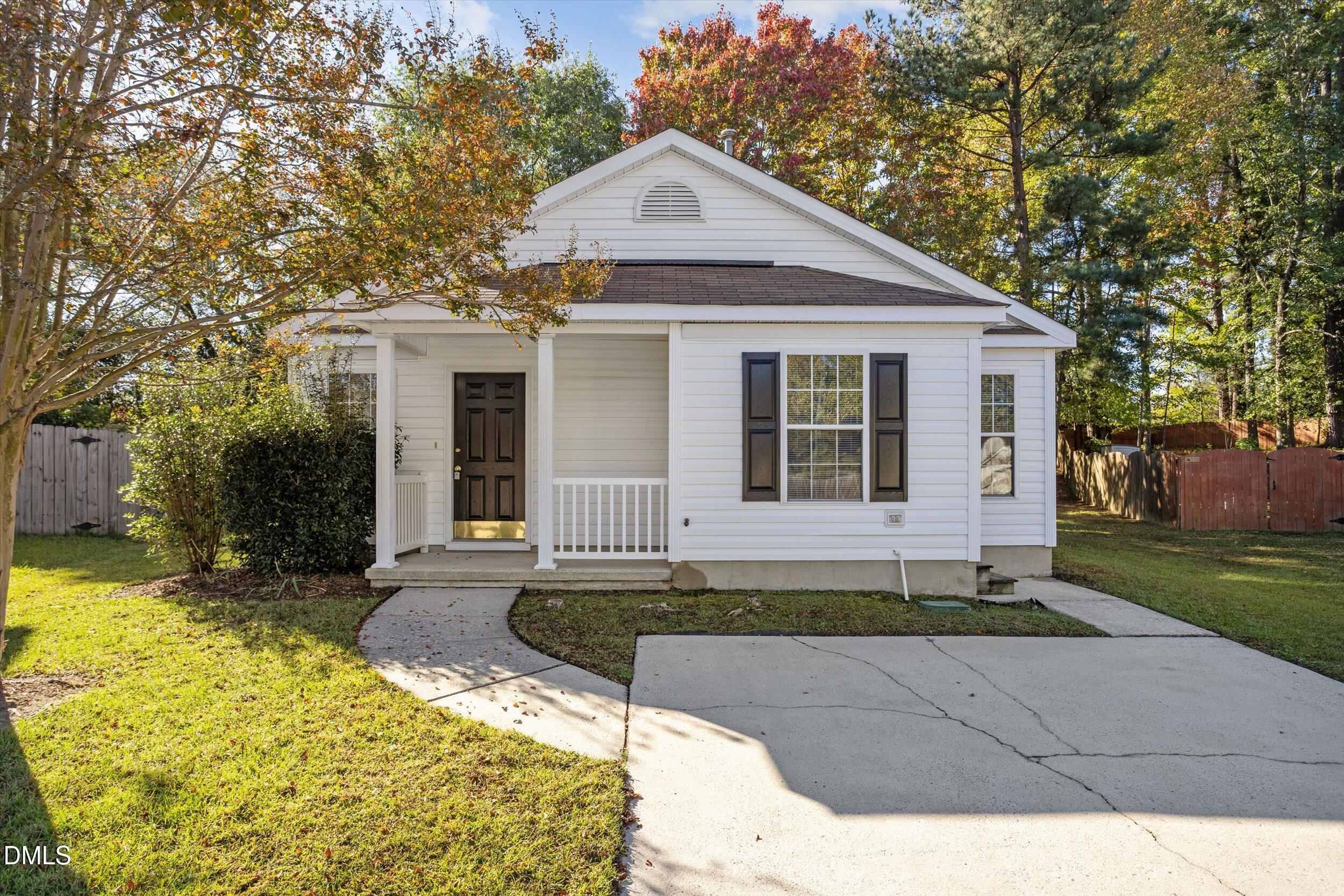 104 Lazy Days Court Property Photo 1