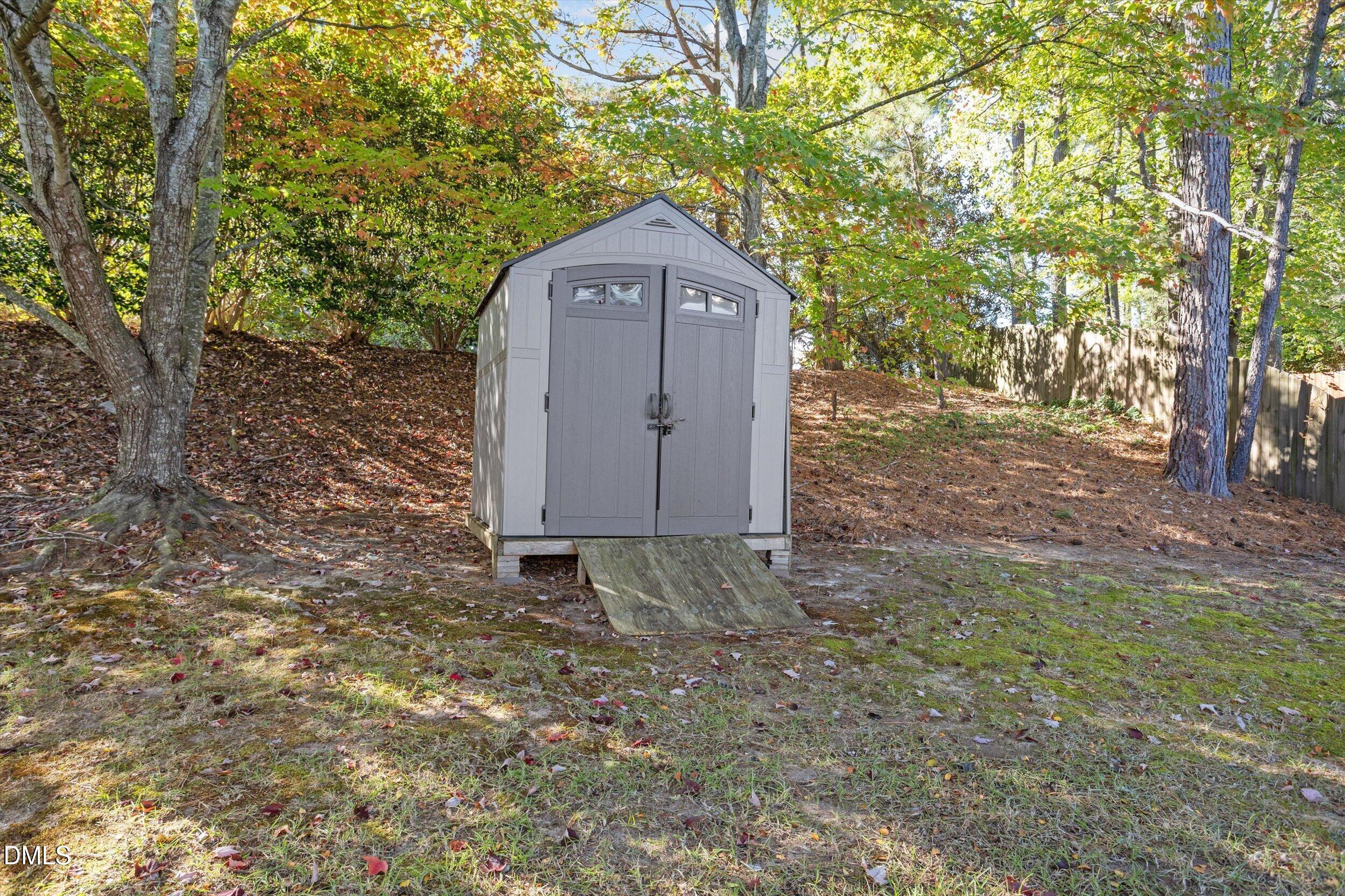 104 Lazy Days Court Property Photo 6