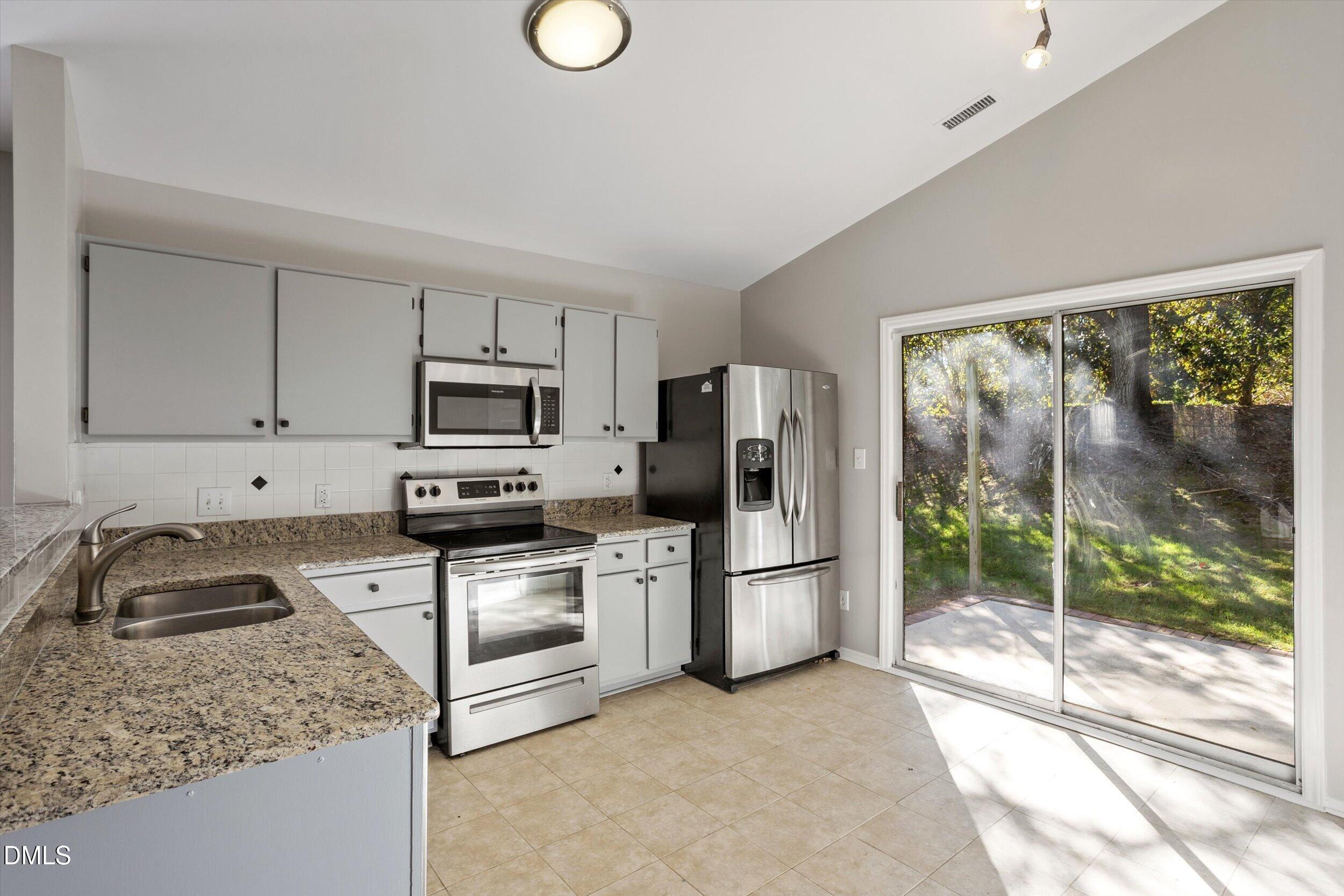 104 Lazy Days Court Property Photo 19
