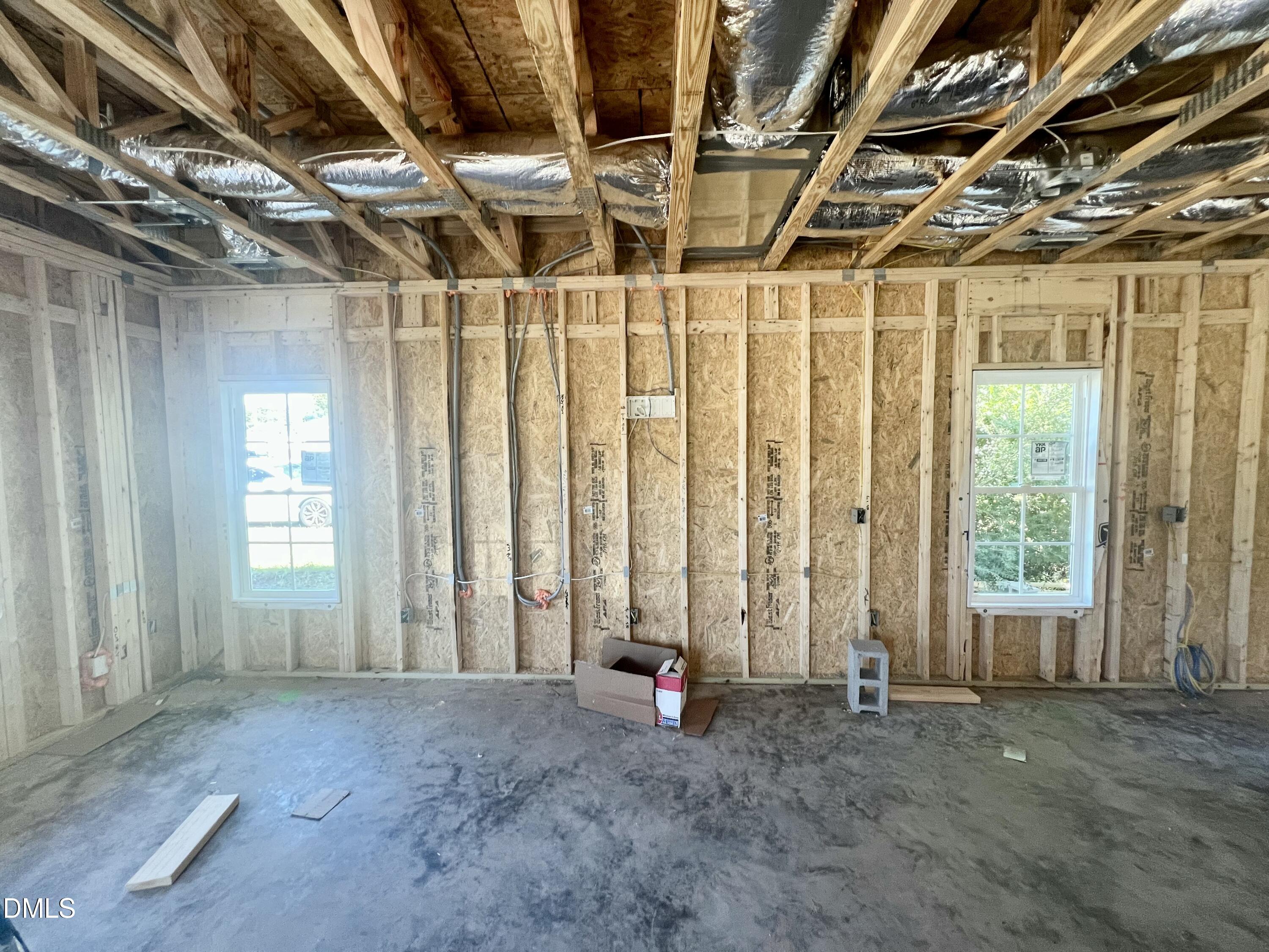 404 S Gardner Avenue Property Photo 6