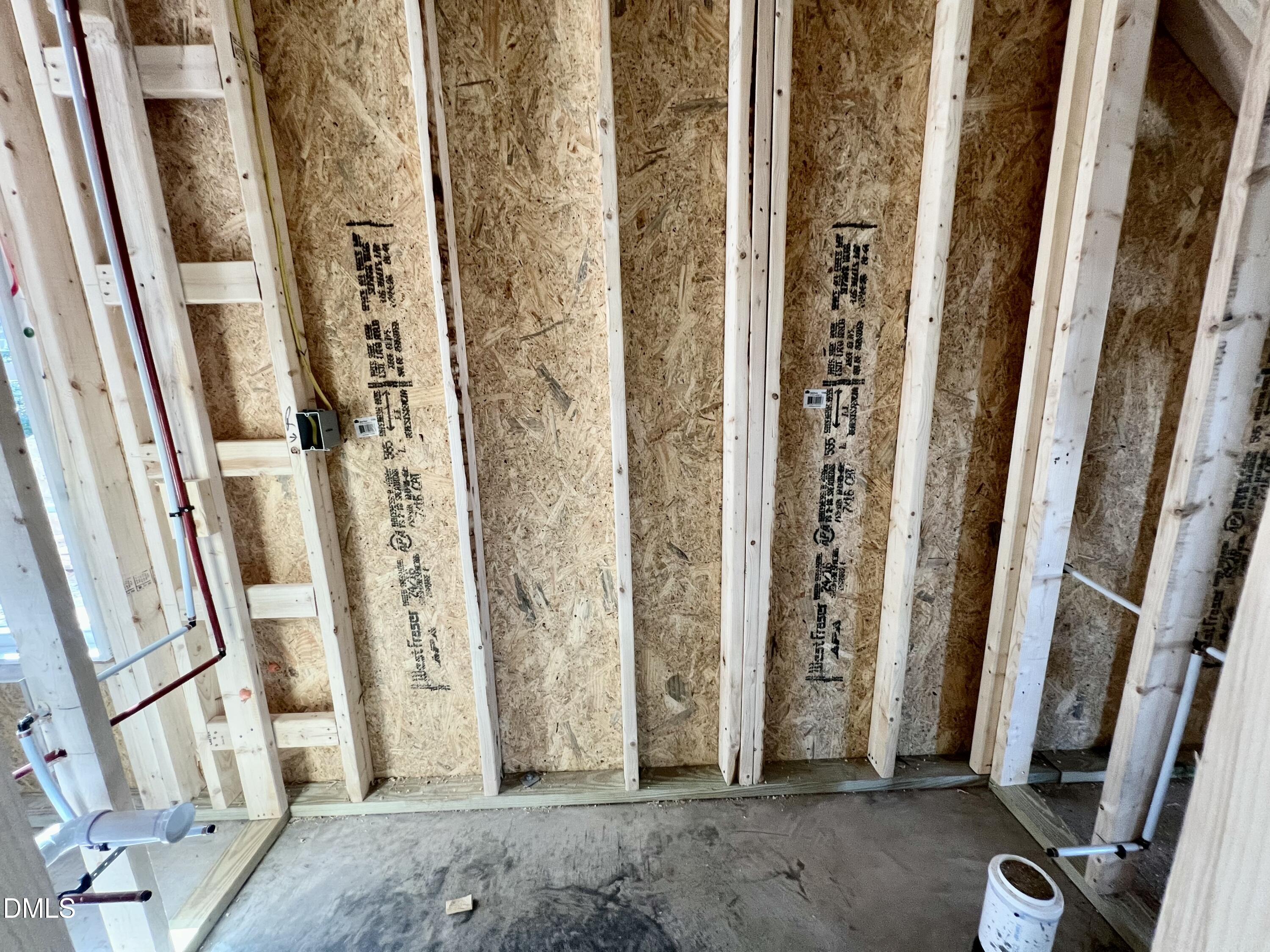 404 S Gardner Avenue Property Photo 10