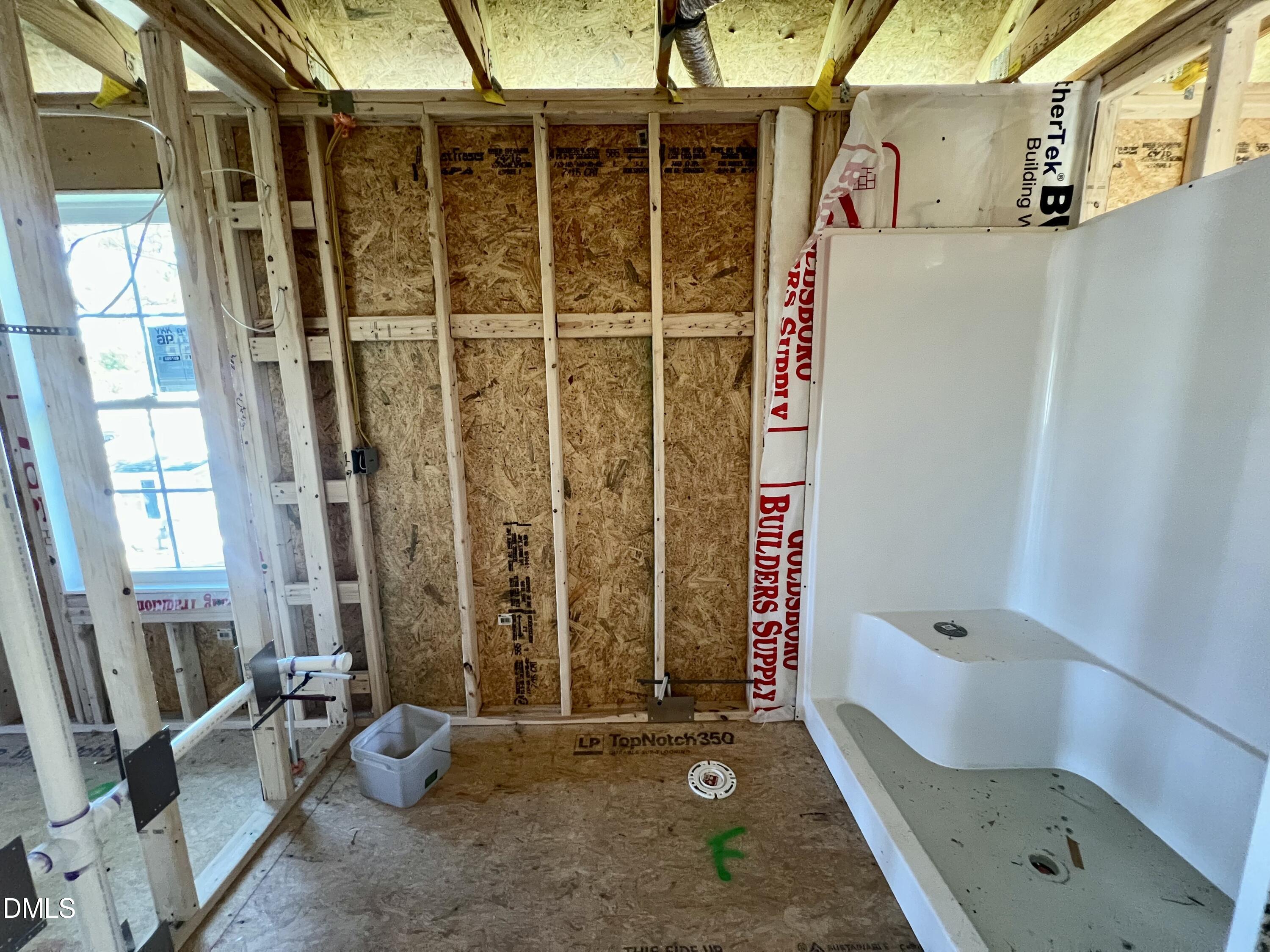 404 S Gardner Avenue Property Photo 13