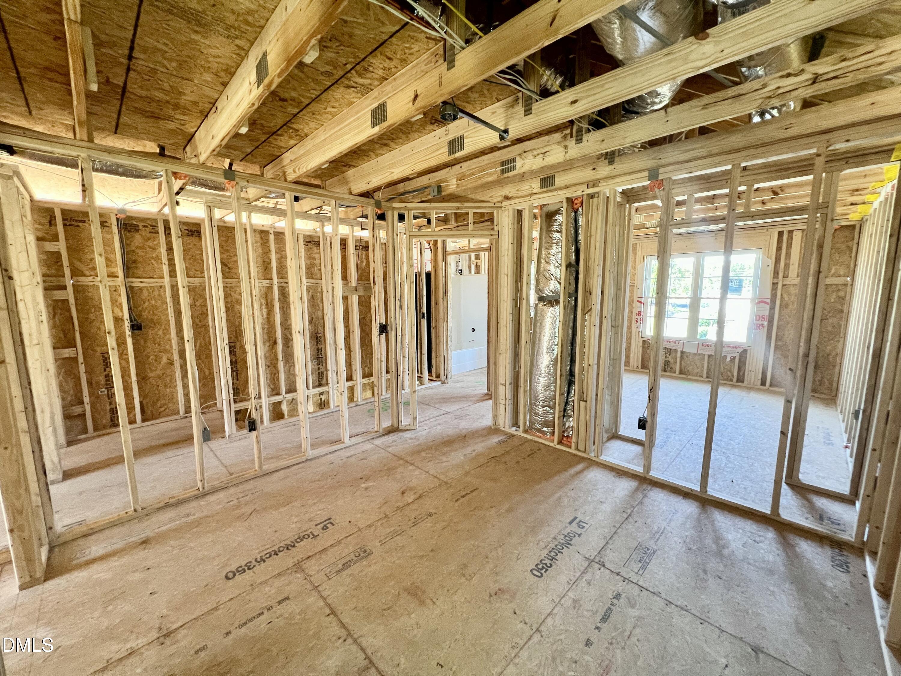 404 S Gardner Avenue Property Photo 15
