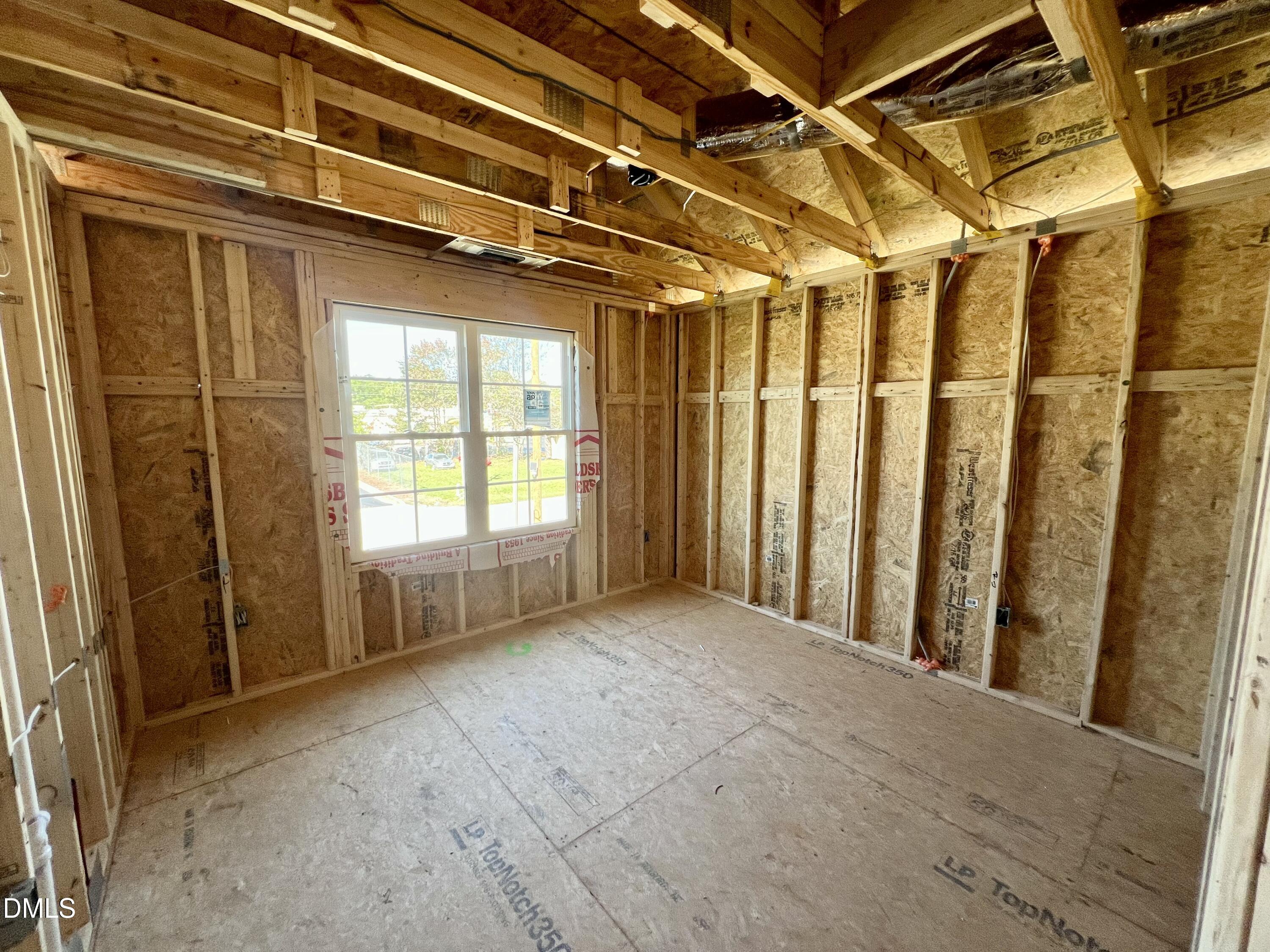 404 S Gardner Avenue Property Photo 16