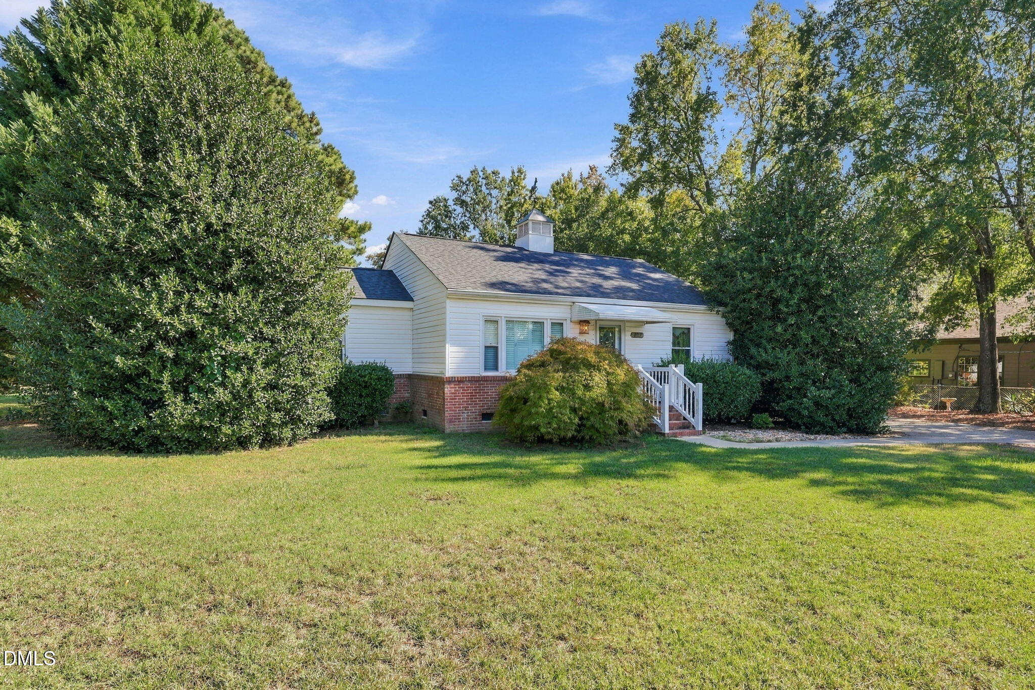 717 Tingen Road Property Photo 3
