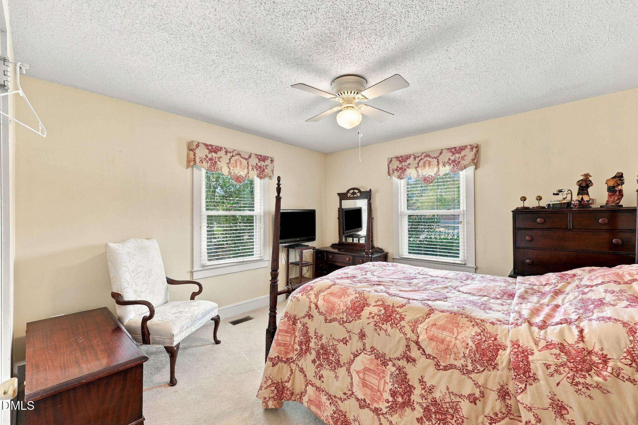 717 Tingen Road Property Photo 10