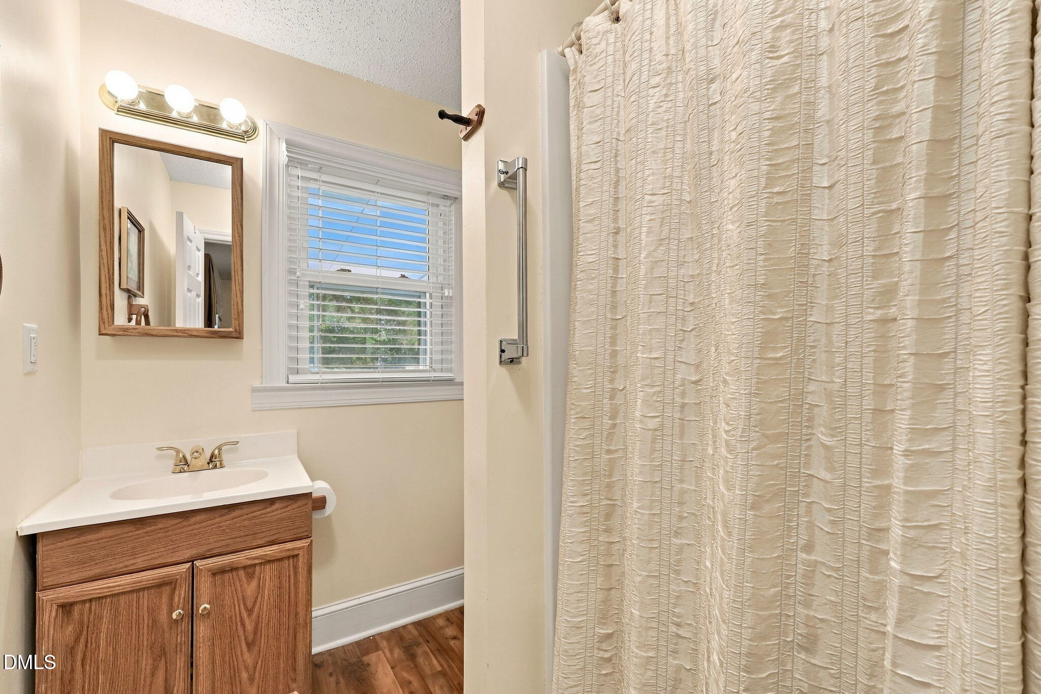 717 Tingen Road Property Photo 15