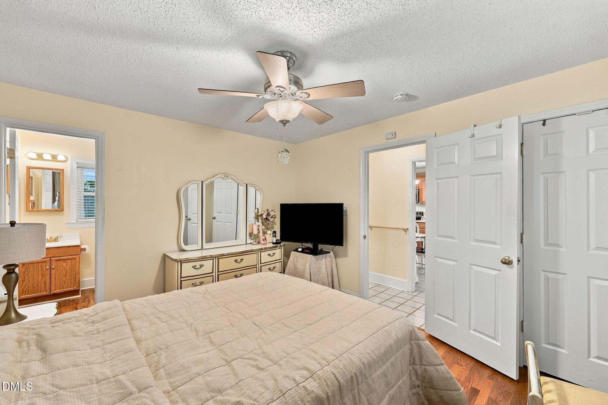 717 Tingen Road Property Photo 18