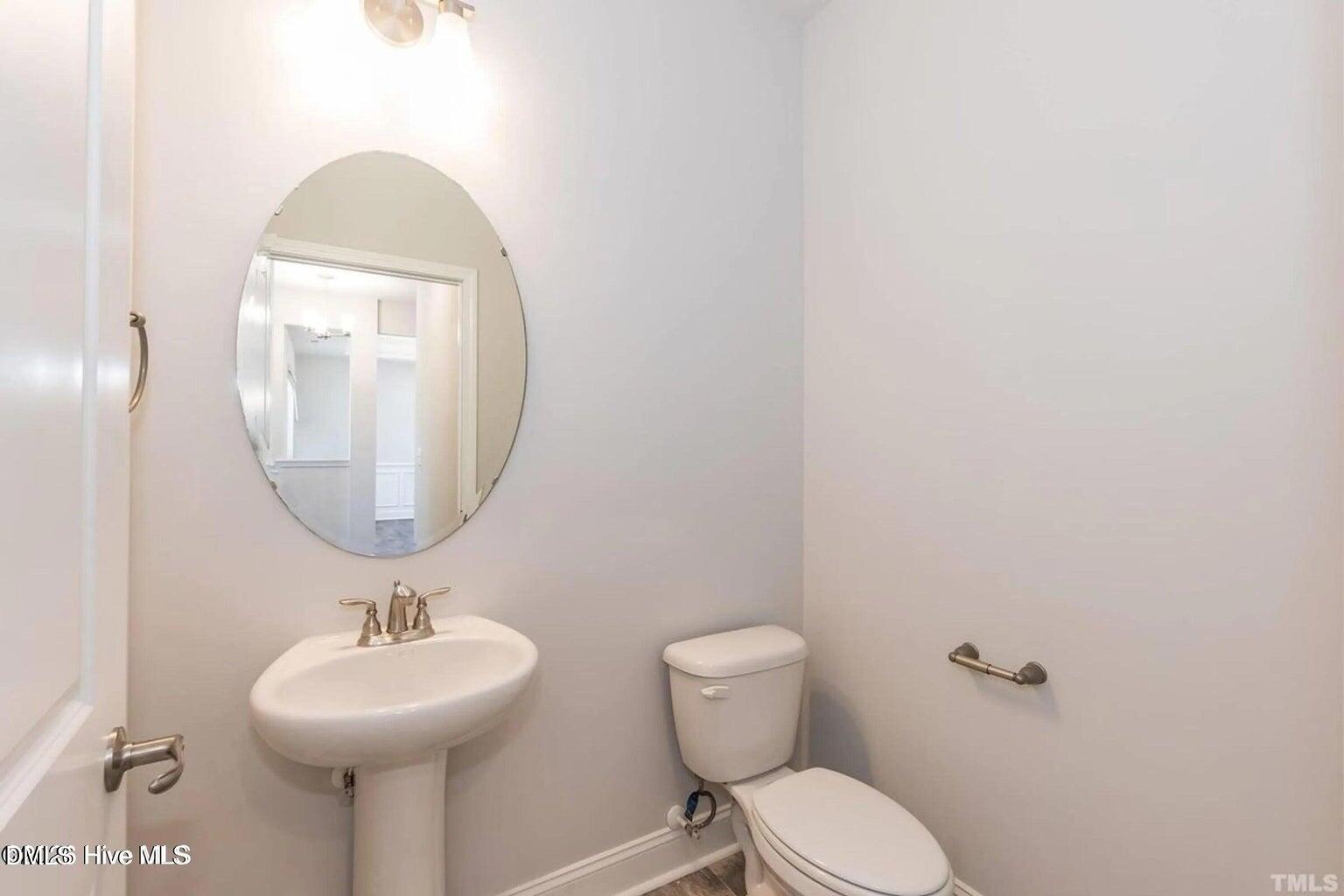 1016 Shadowpine Way Property Photo 5