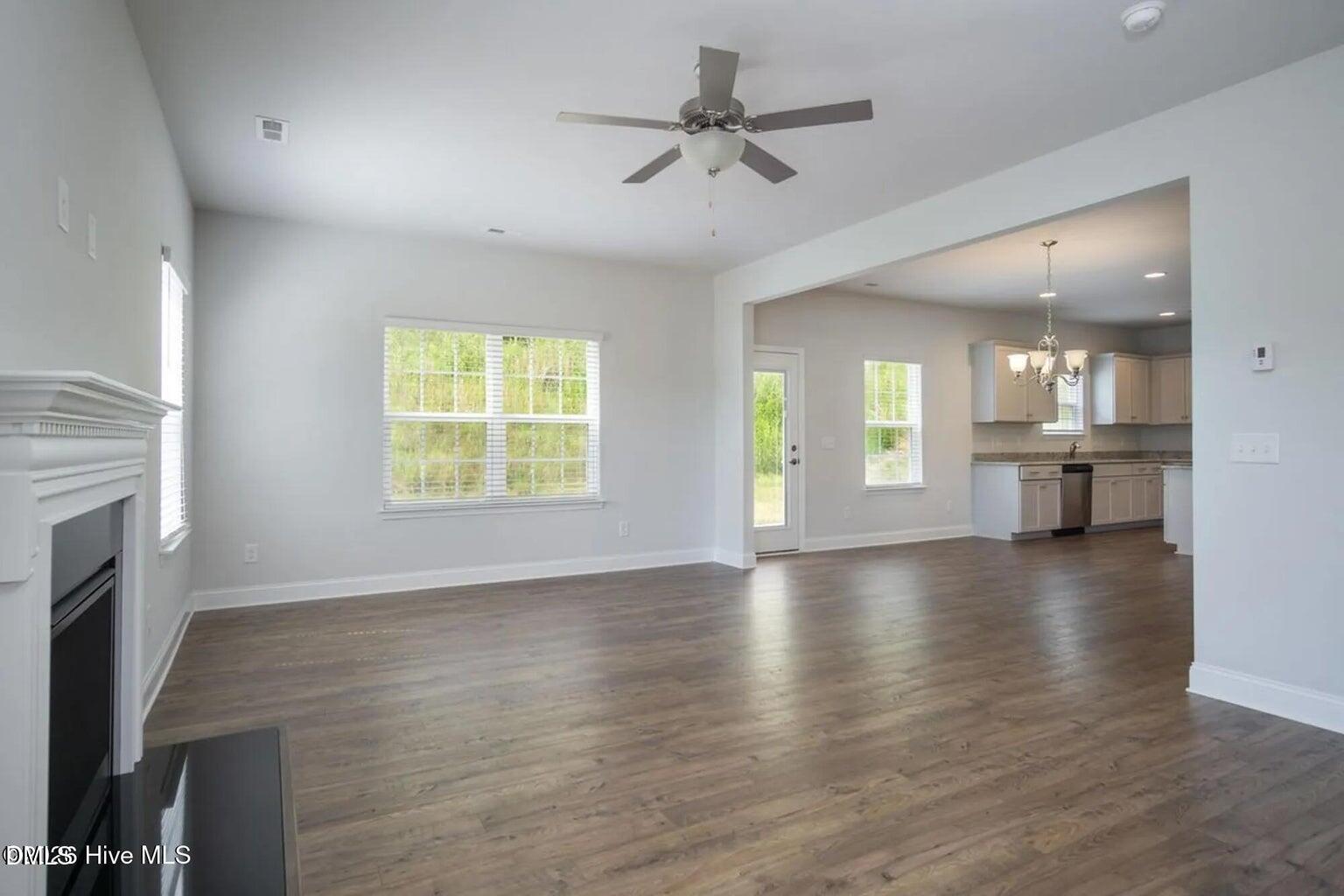 1013 Shadowpine Way Property Photo 6
