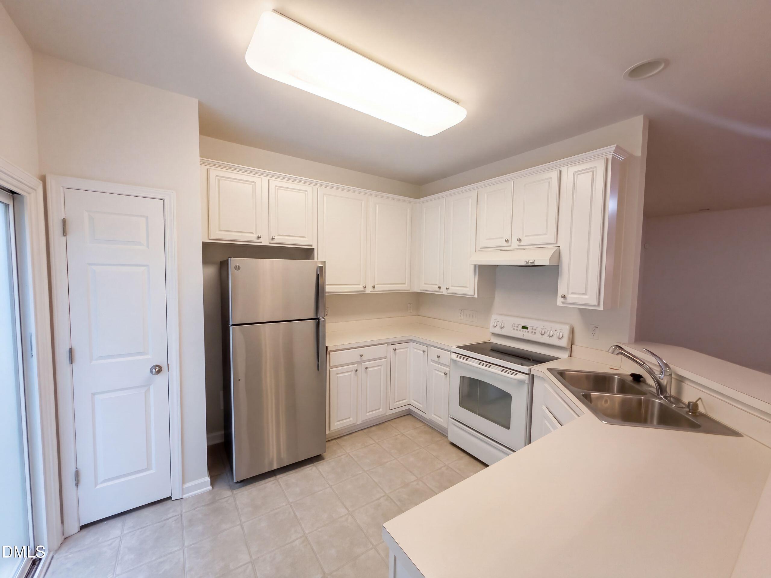 4204 Camden Woods Court Property Photo 2