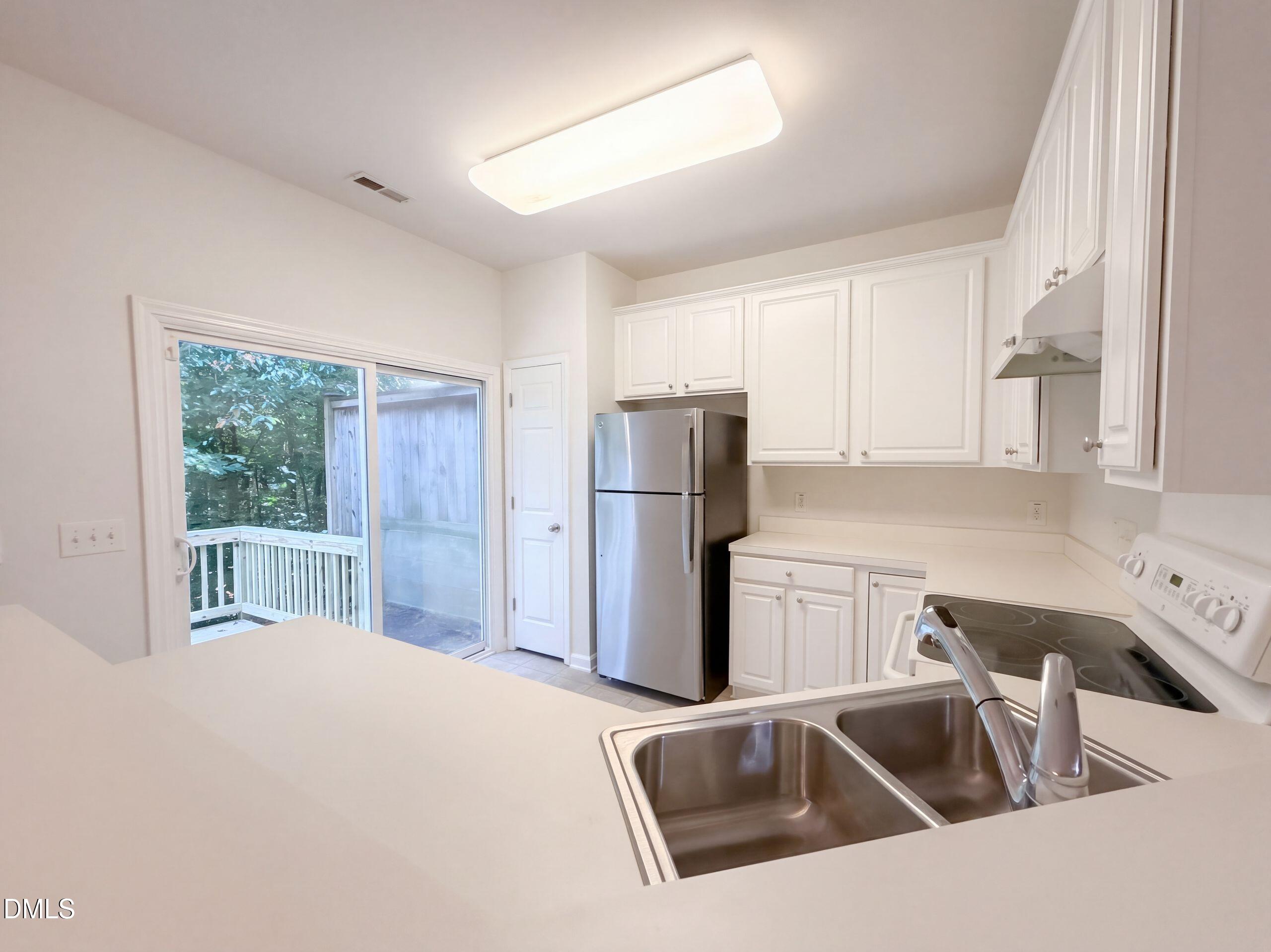 4204 Camden Woods Court Property Photo 6