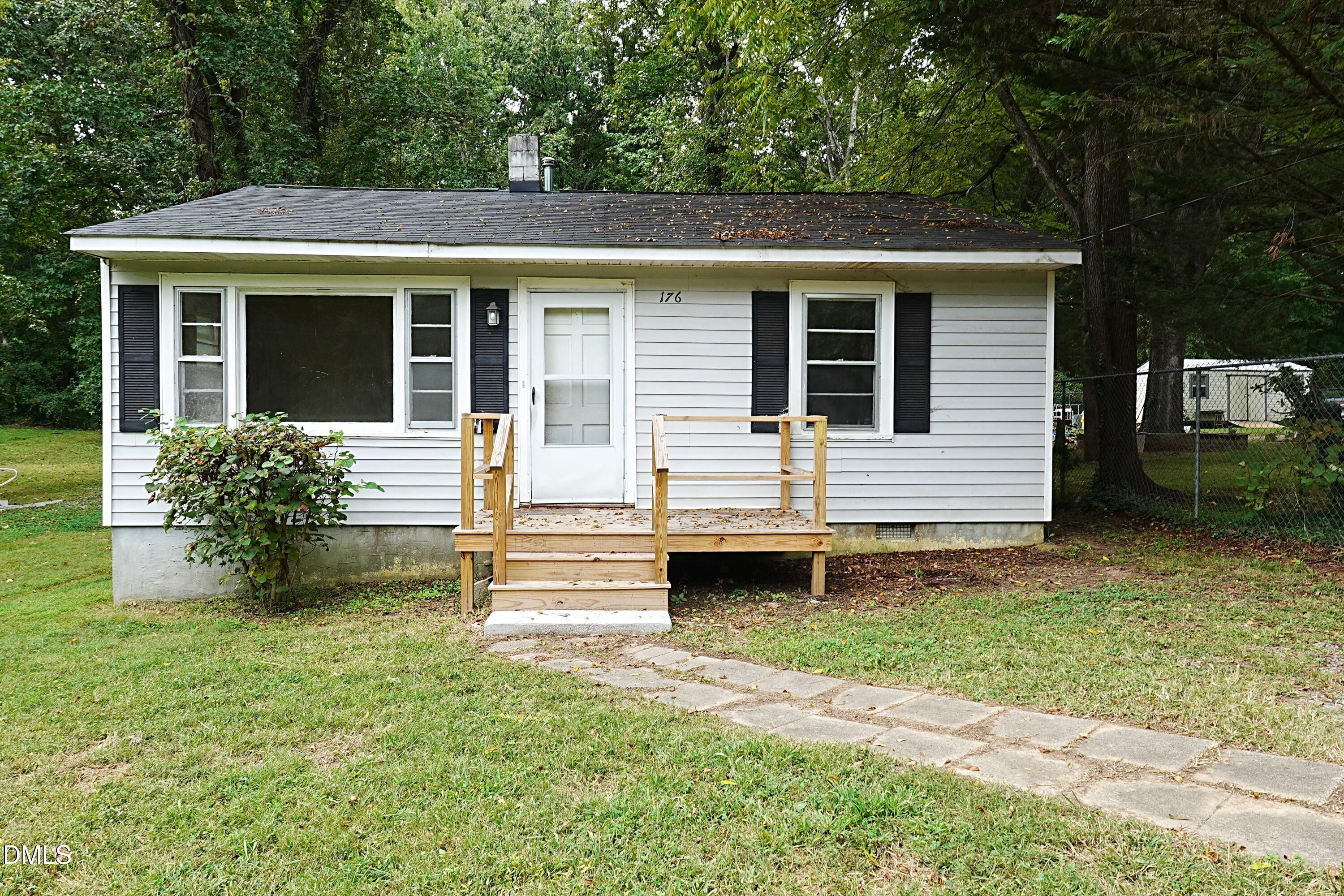 176 Torain Street Property Photo 3