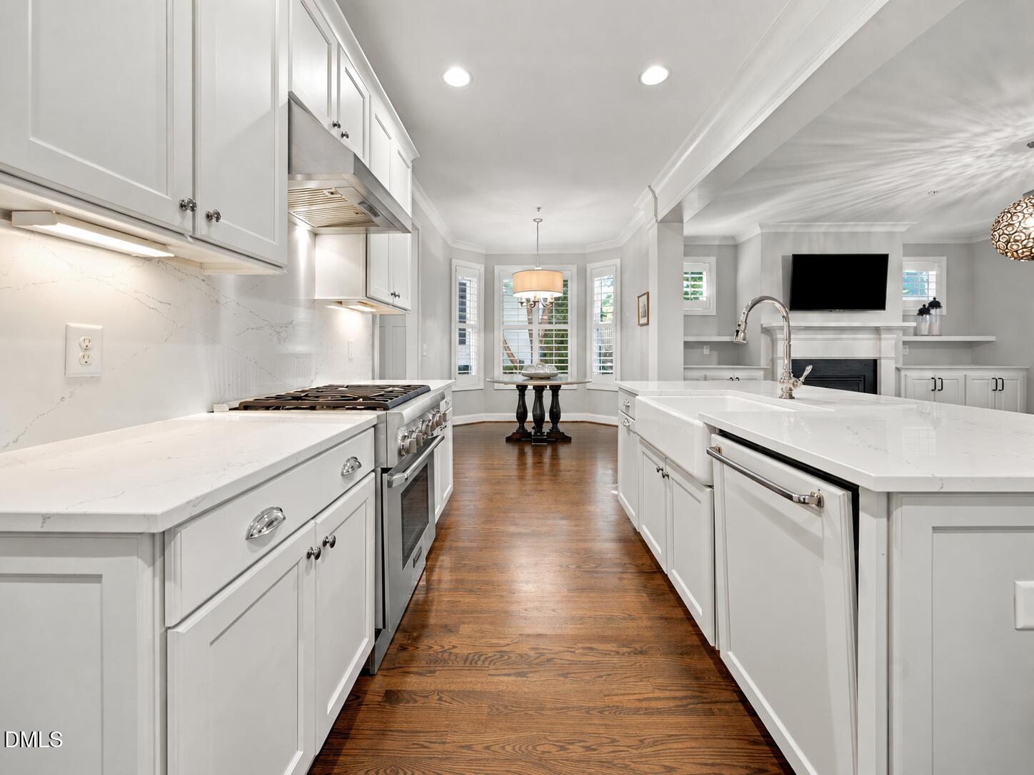 2741 Oberlin Road Property Photo 10