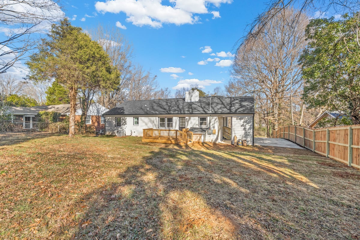 1009 Benjamin Parkway Property Photo 6