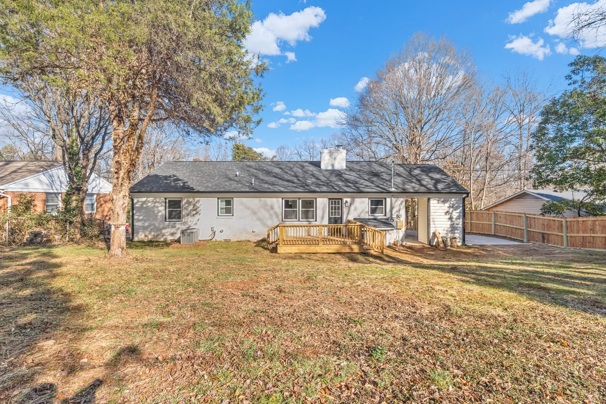 1009 Benjamin Parkway Property Photo 7