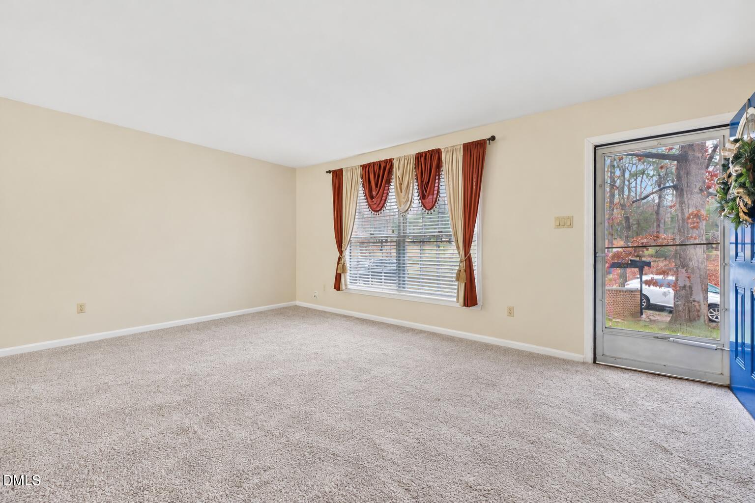 726 Torredge Road Property Photo 5