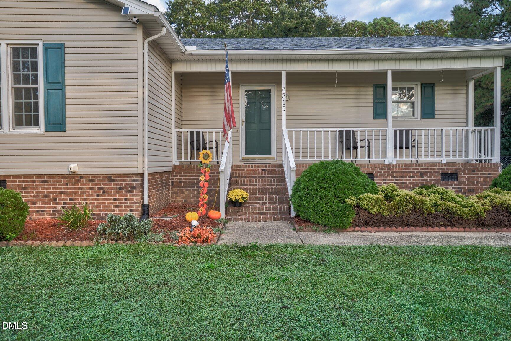 6315 Black Creek Road Property Photo 3