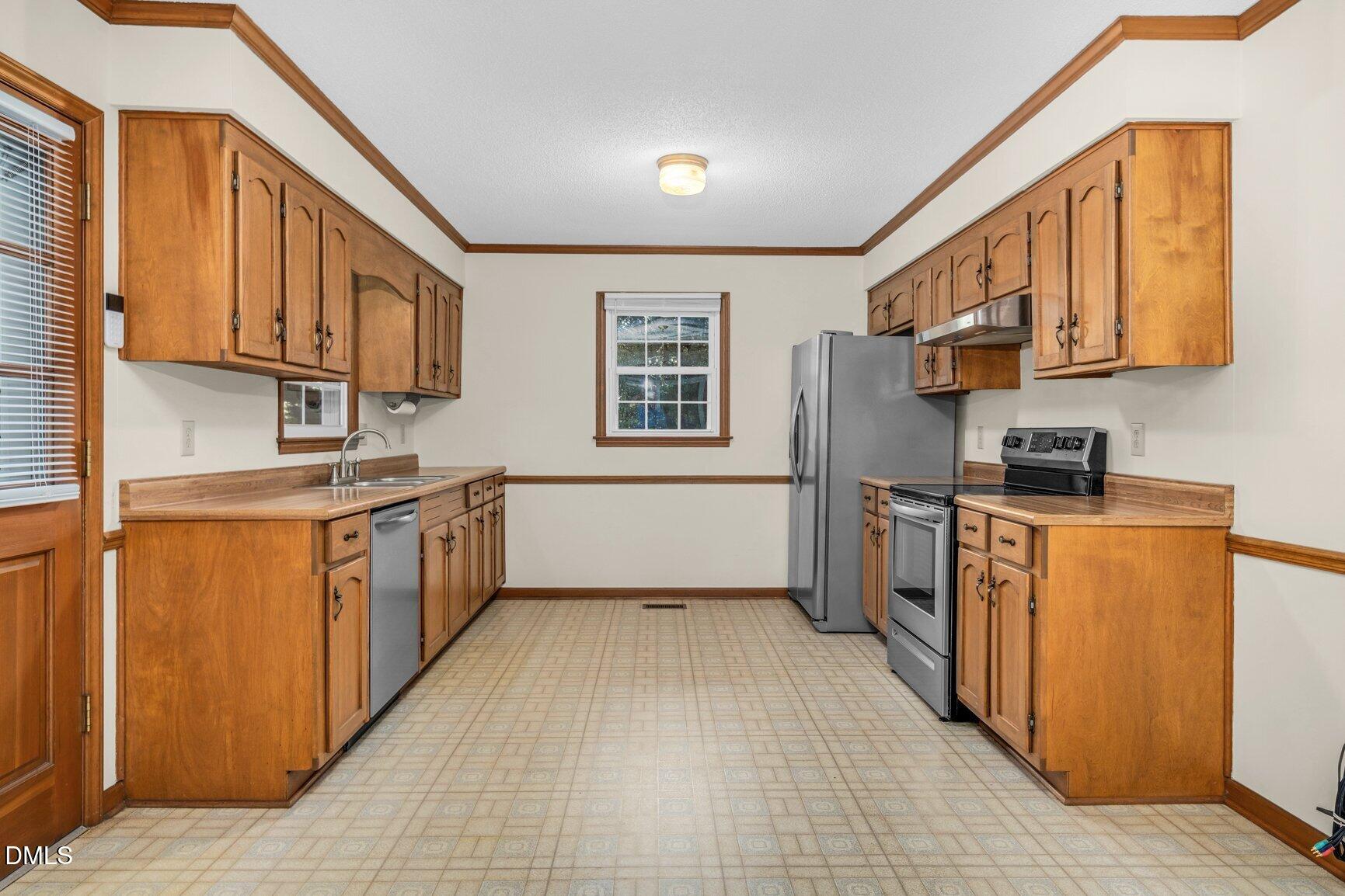 6315 Black Creek Road Property Photo 9