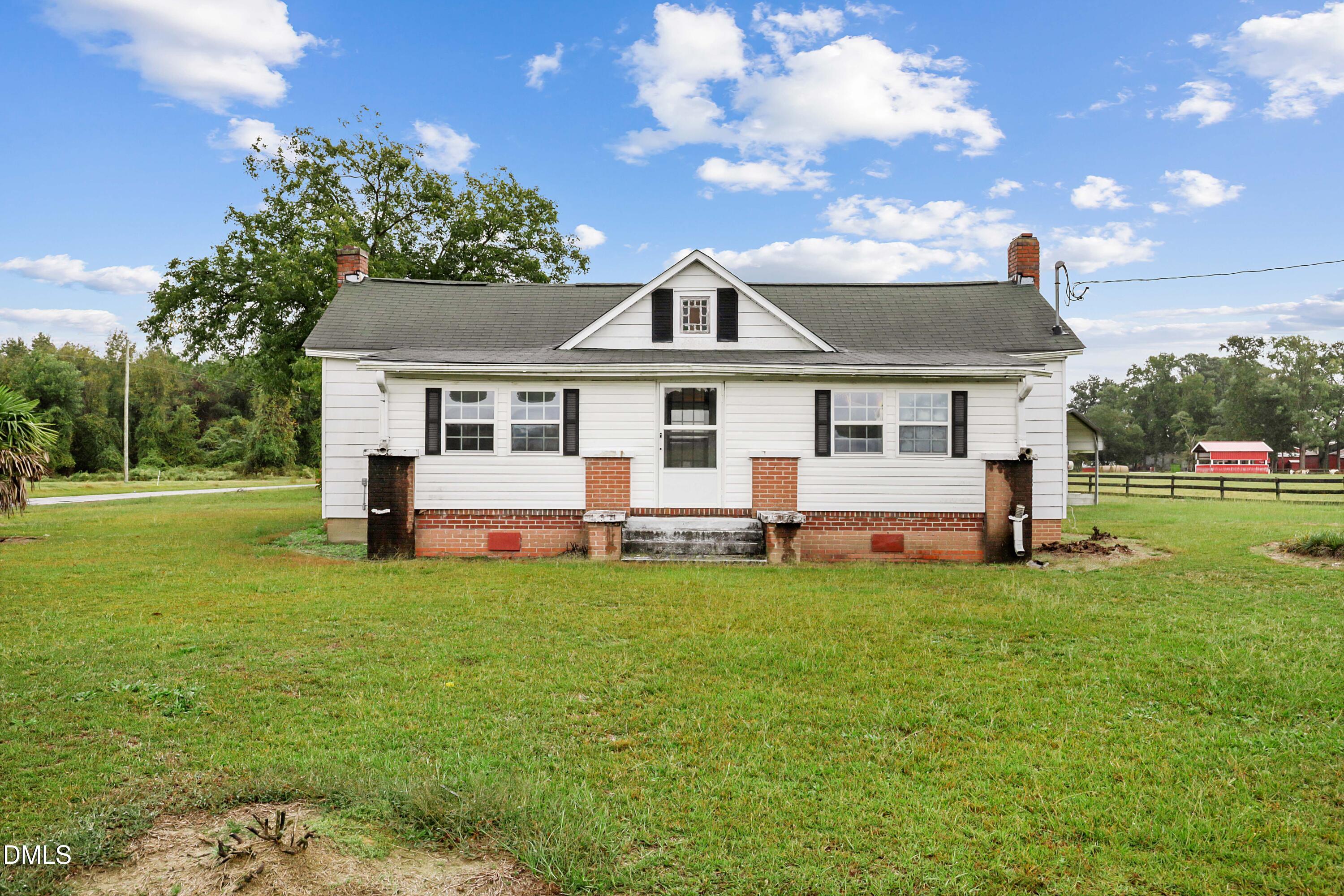 1169 Grantham School Road Property Photo 1