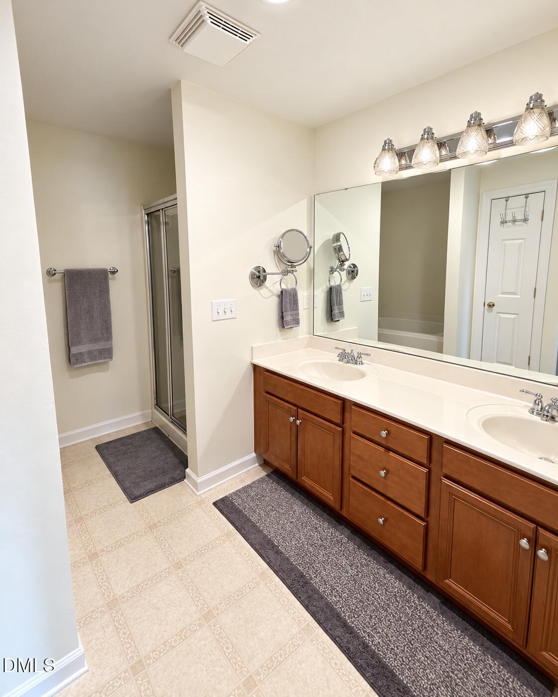 8105 Satillo Lane Property Photo 7