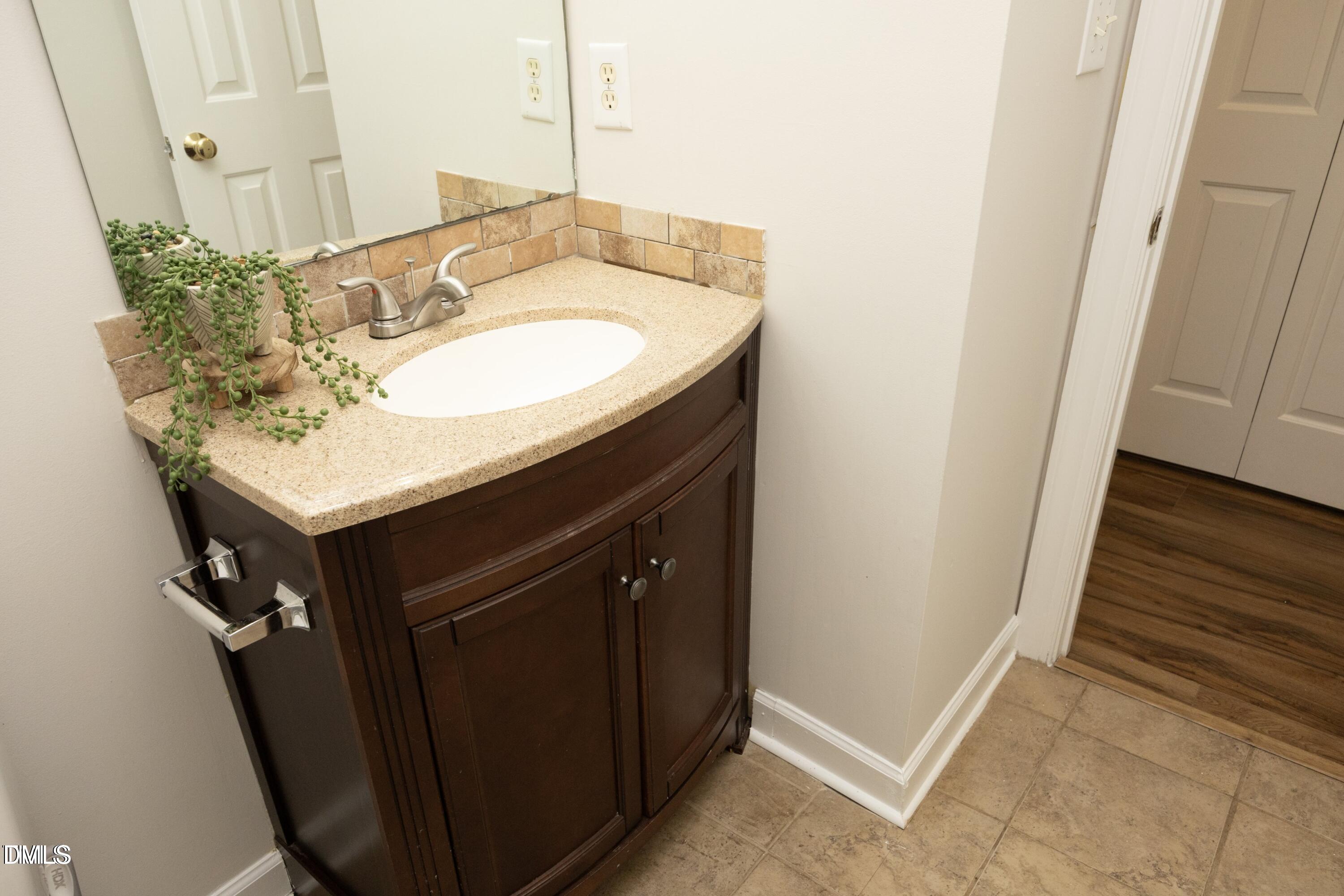 821 Wallridge Drive Property Photo 22